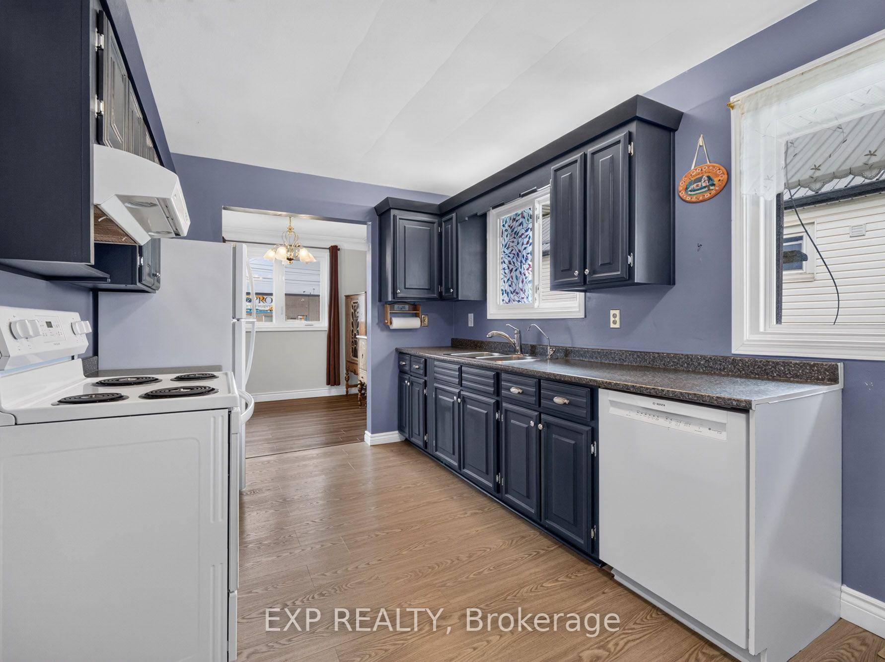 Photo 10 of 4543 Montrose Road, Niagara Falls, Ascot — HOMEH