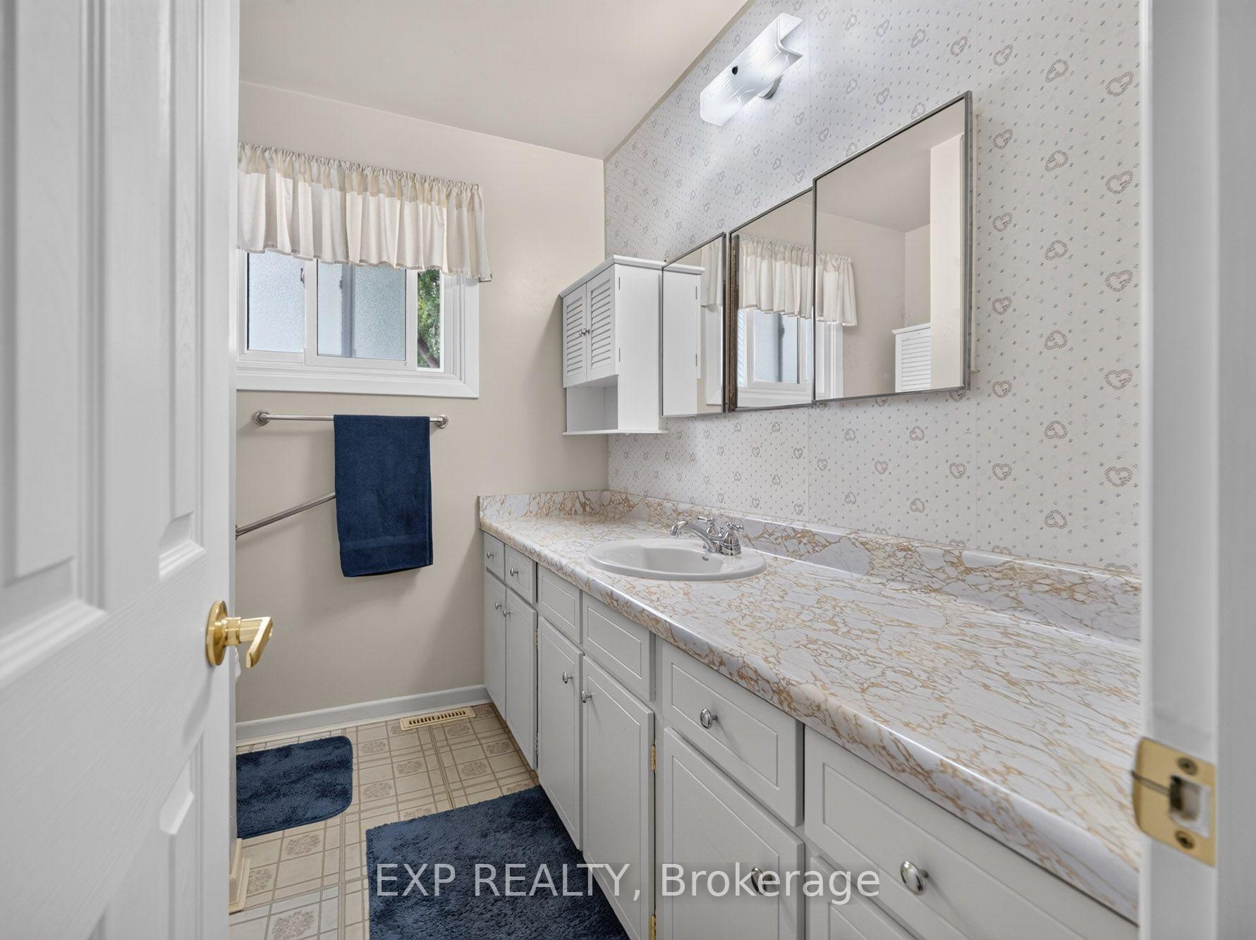Photo 18 of 4543 Montrose Road, Niagara Falls, Ascot — HOMEH