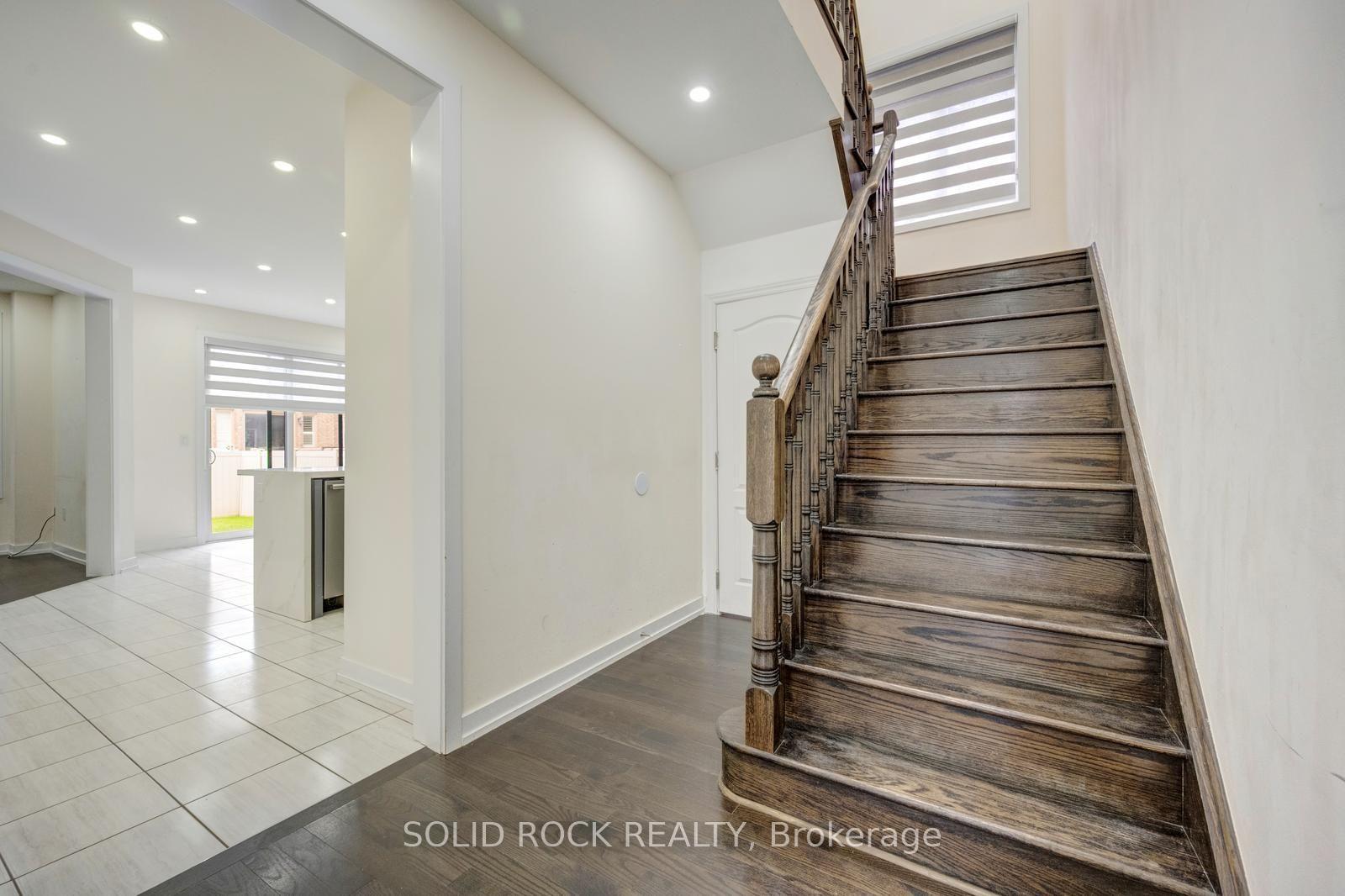 Photo 8 of 93 Parity Road, Brampton, Credit Valley — HOMEH