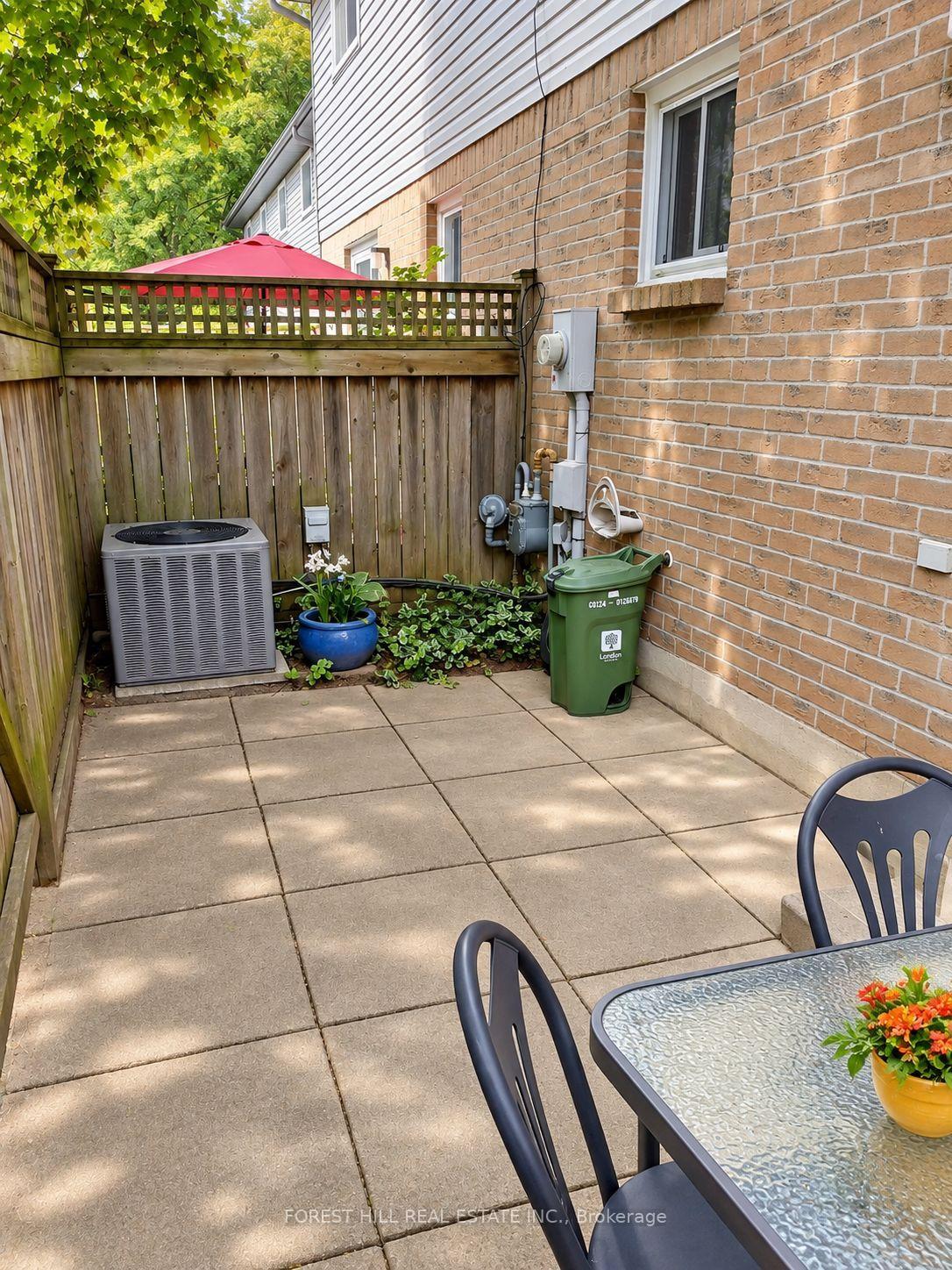 Photo 13 of Unit 10, 1294 Byron Baseline Road, London, South K — HOMEH