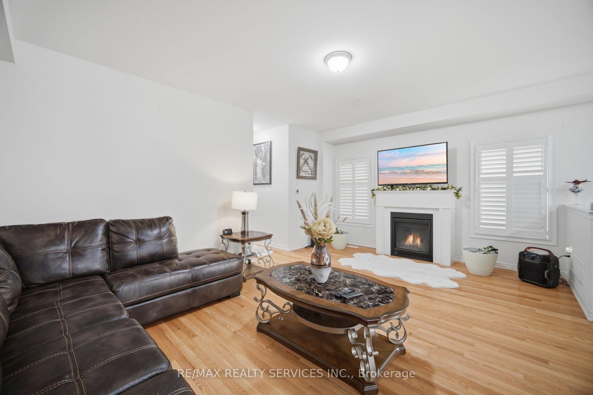 Photo 10 of 25 Yately Street, Brampton, Northwest Brampton — HOMEH