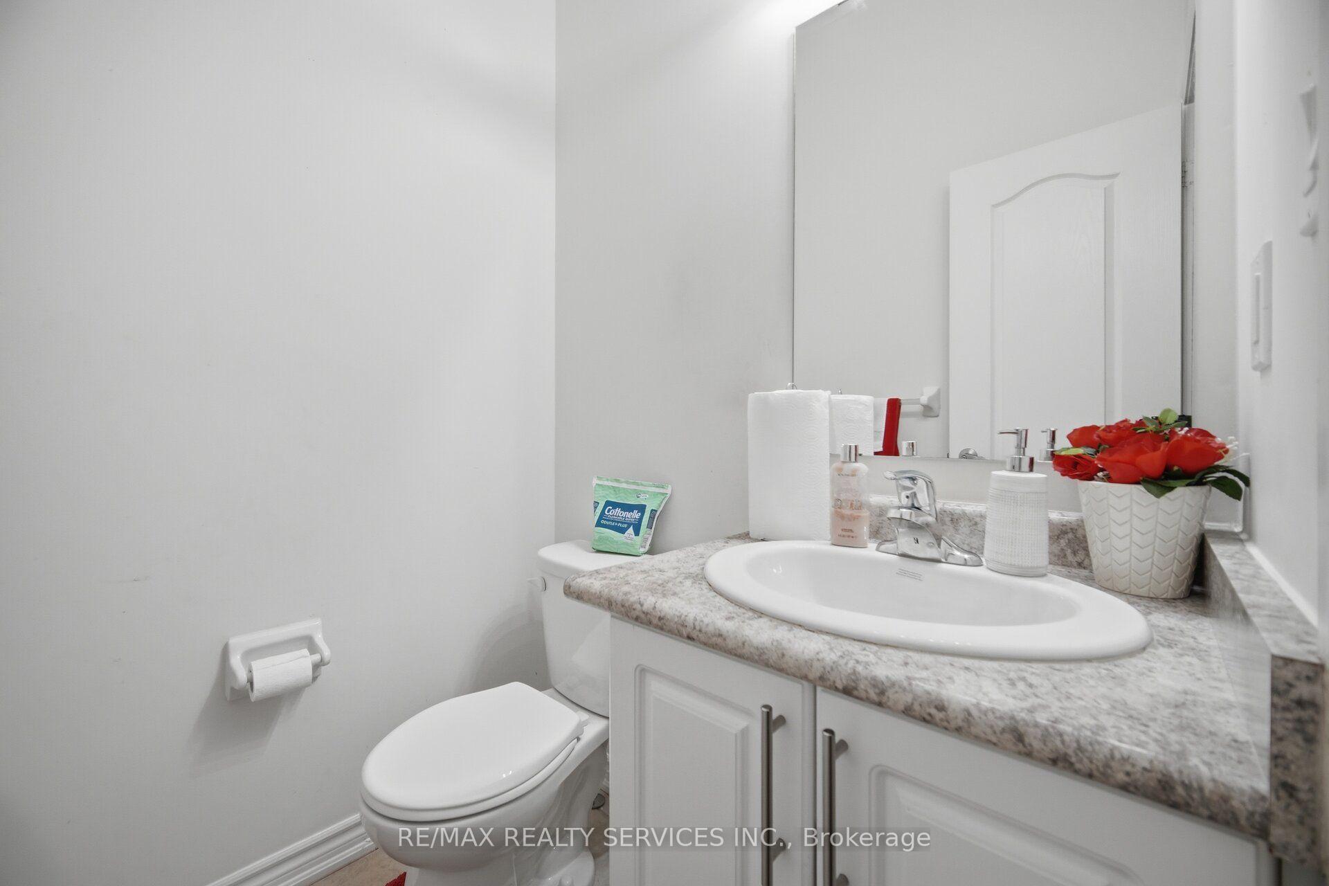 Photo 20 of 25 Yately Street, Brampton, Northwest Brampton — HOMEH