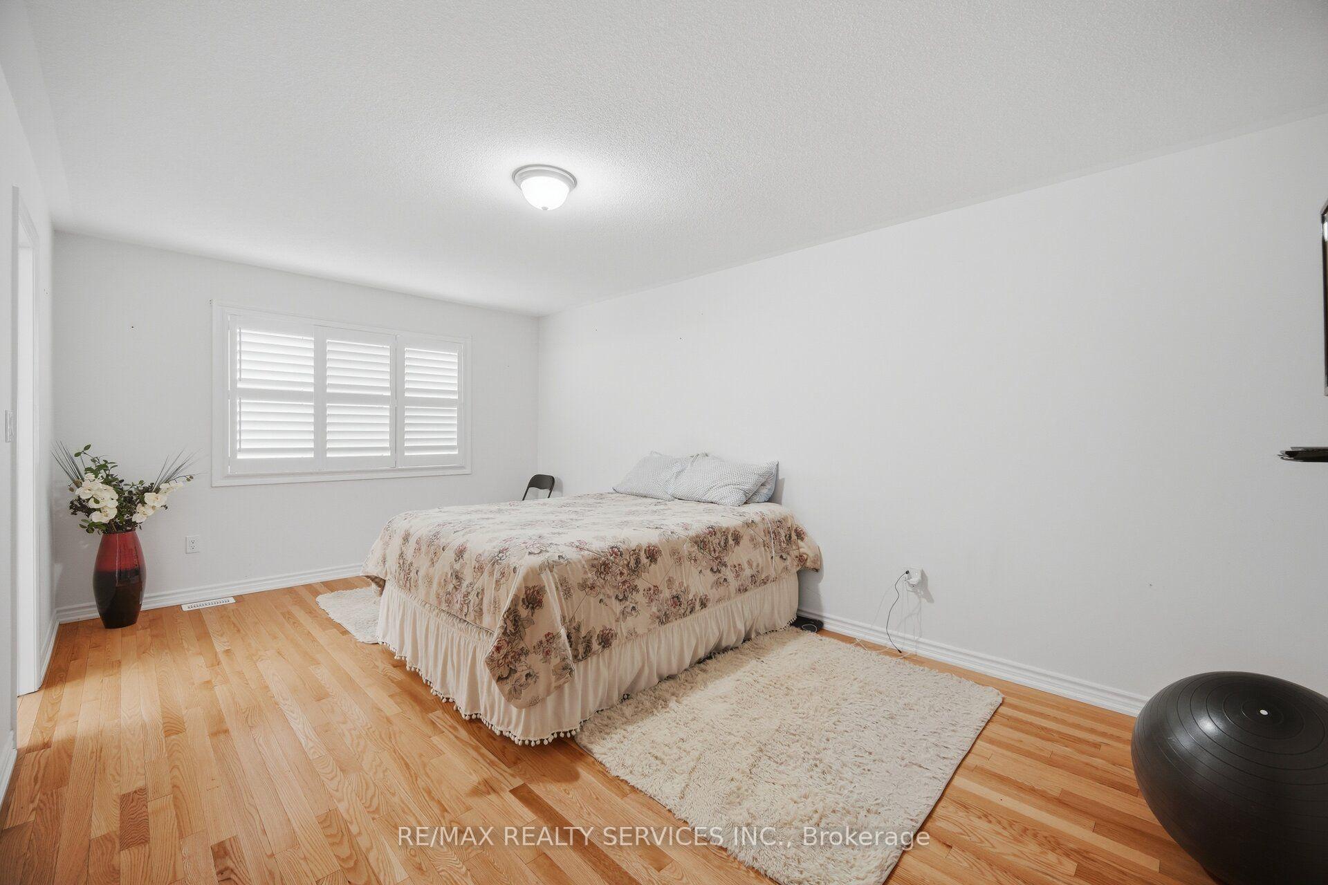 Photo 23 of 25 Yately Street, Brampton, Northwest Brampton — HOMEH
