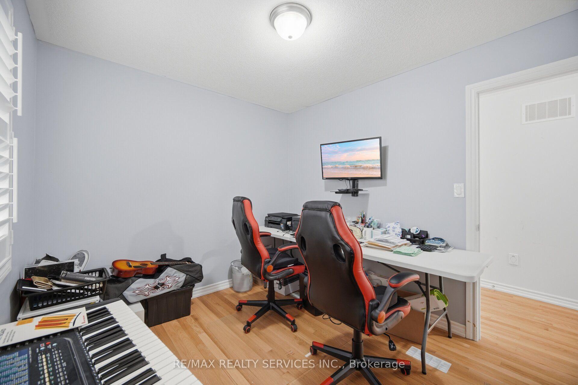Photo 33 of 25 Yately Street, Brampton, Northwest Brampton — HOMEH