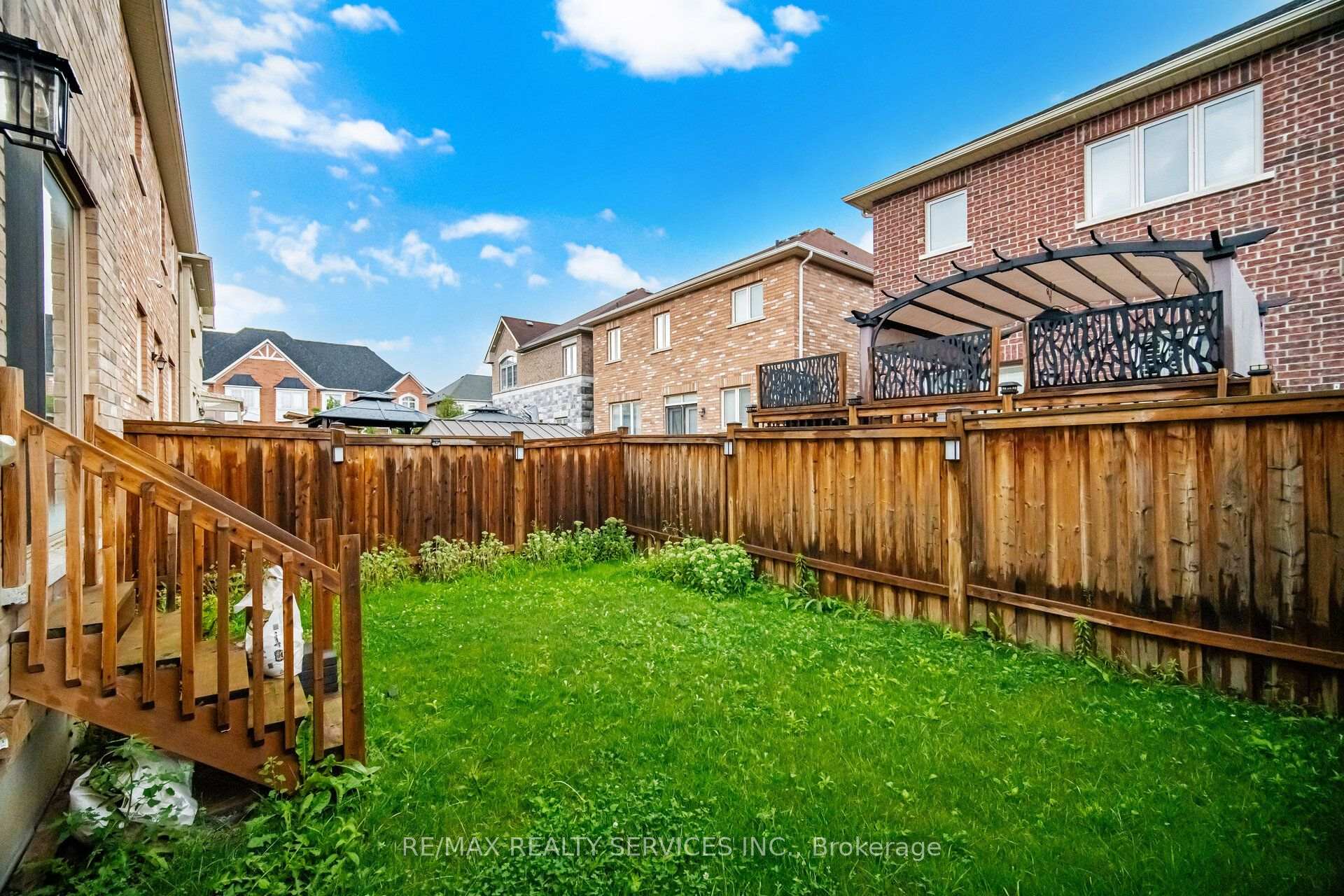 Photo 42 of 25 Yately Street, Brampton, Northwest Brampton — HOMEH