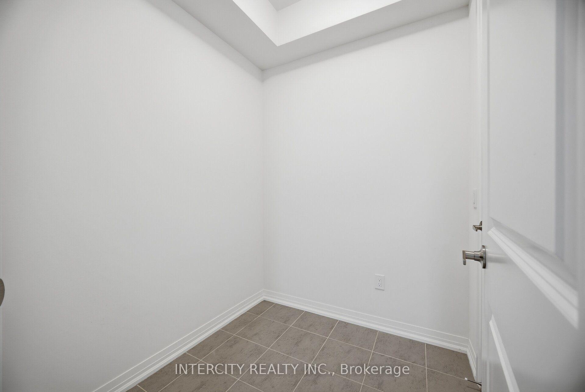 Photo 11 of 23 Weylie Street, Hamilton, Mount Hope — HOMEH