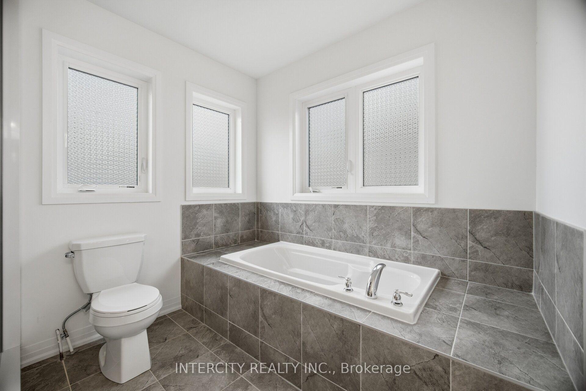 Photo 31 of 23 Weylie Street, Hamilton, Mount Hope — HOMEH