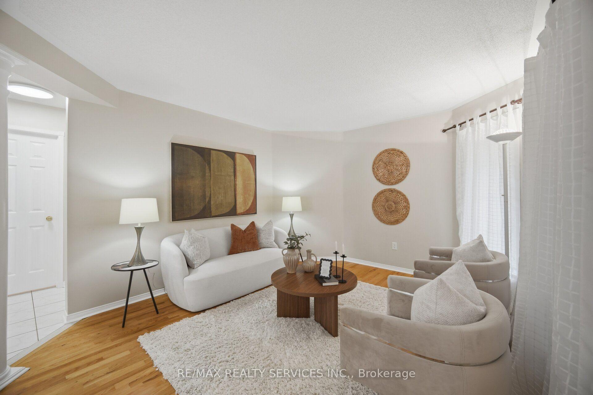 Photo 7 of 39 Legend Lane, Brampton, Fletcher's Creek Village — HOMEH