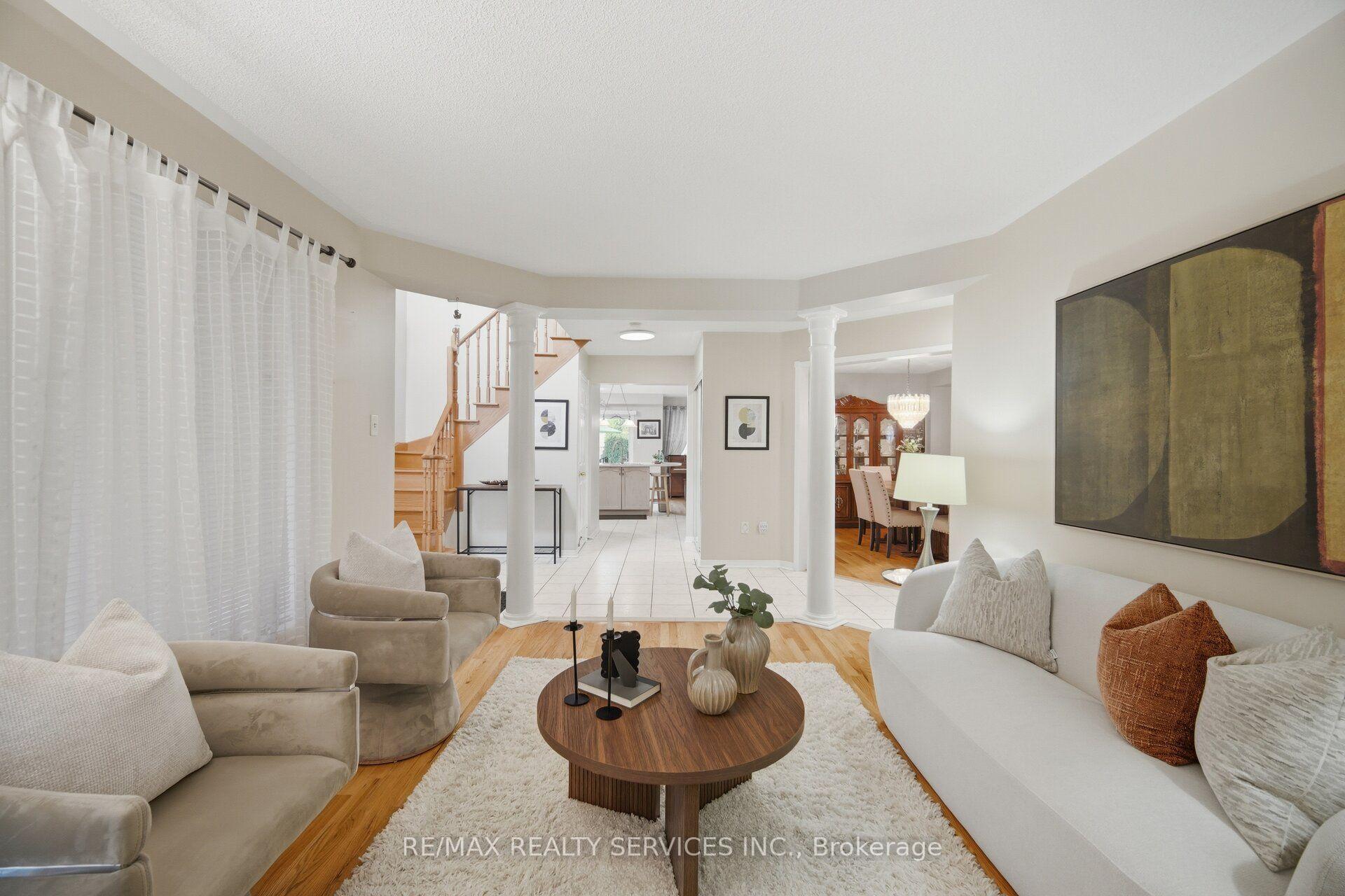 Photo 8 of 39 Legend Lane, Brampton, Fletcher's Creek Village — HOMEH