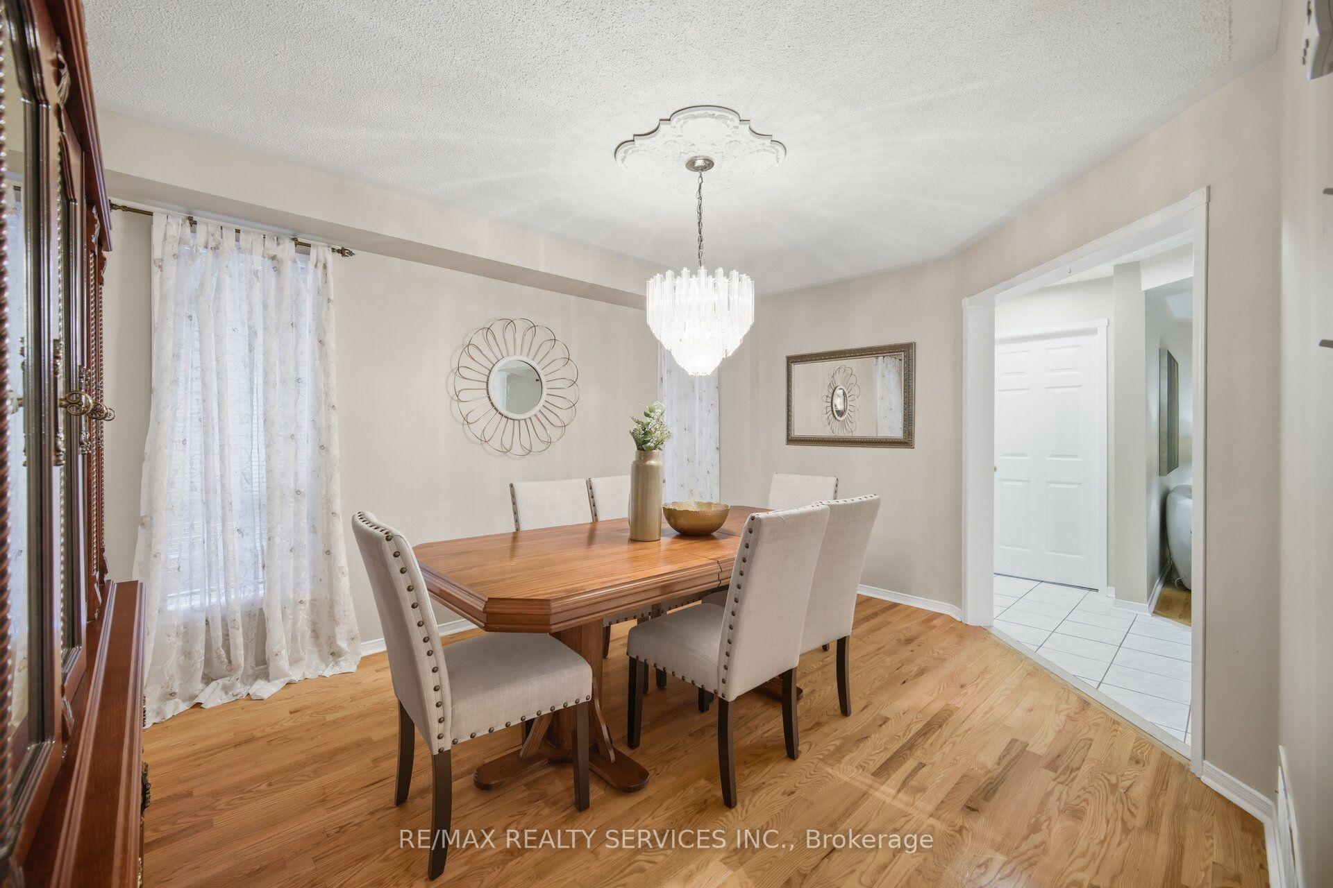 Photo 9 of 39 Legend Lane, Brampton, Fletcher's Creek Village — HOMEH