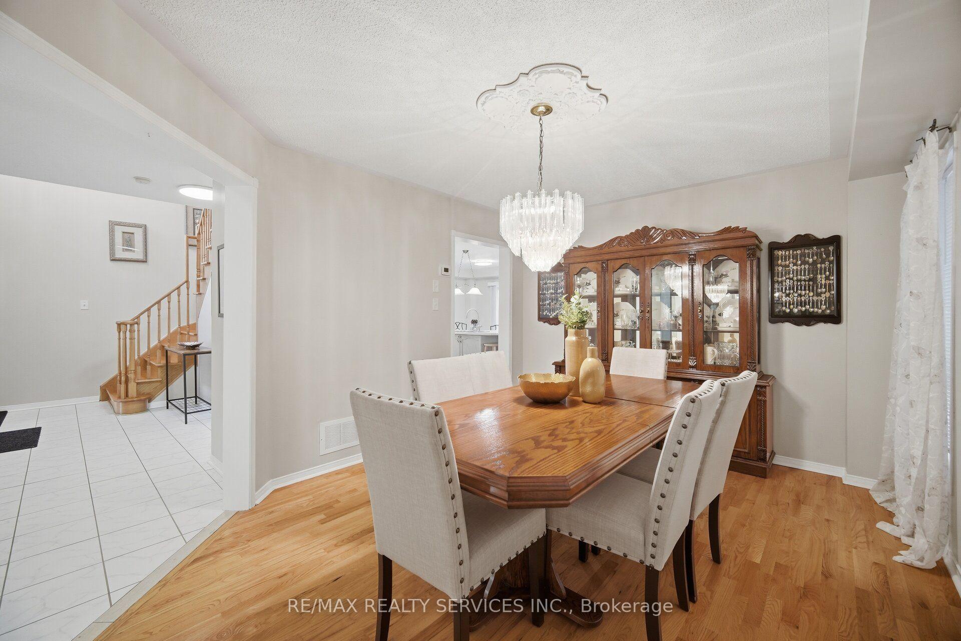 Photo 10 of 39 Legend Lane, Brampton, Fletcher's Creek Village — HOMEH