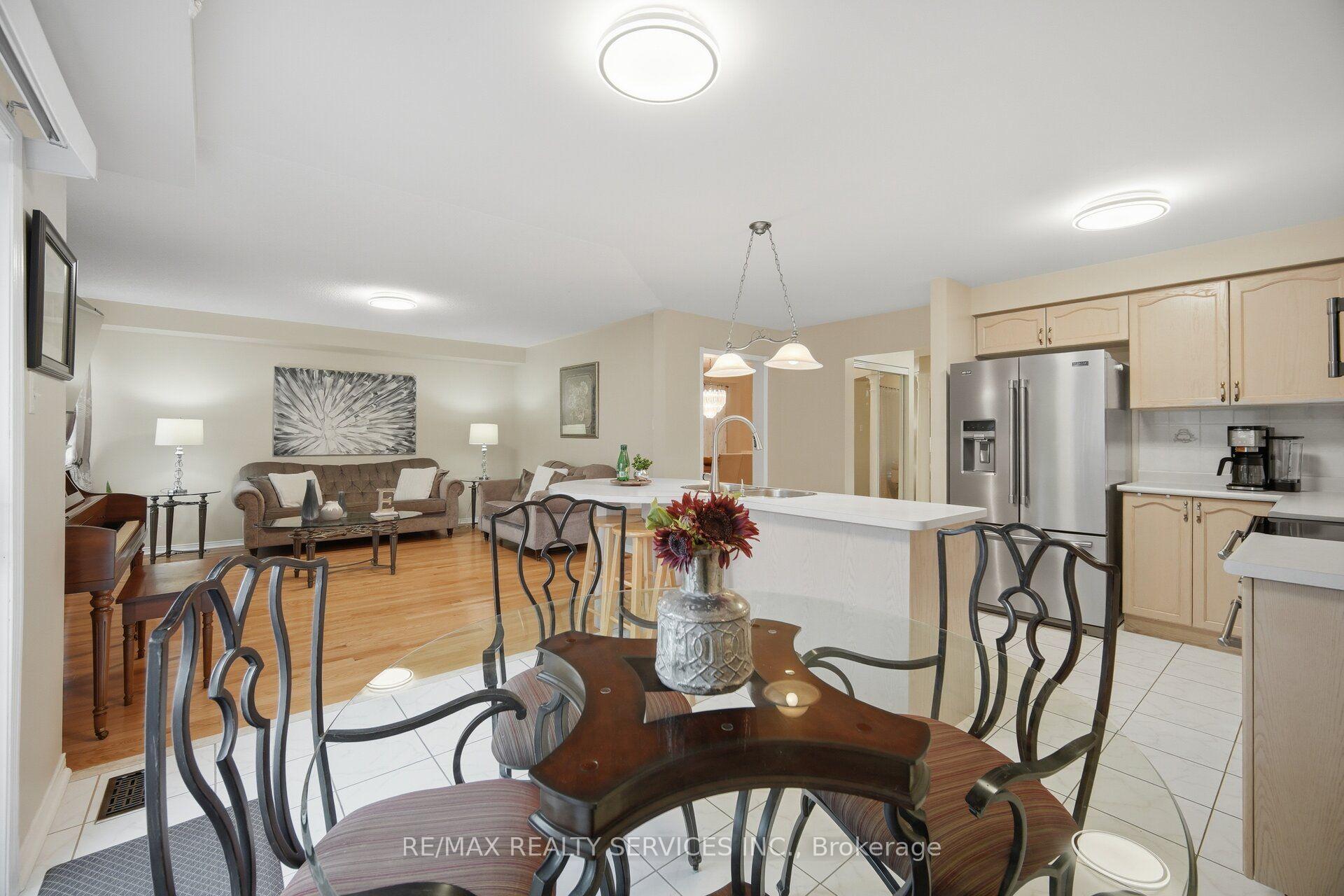 Photo 16 of 39 Legend Lane, Brampton, Fletcher's Creek Village — HOMEH