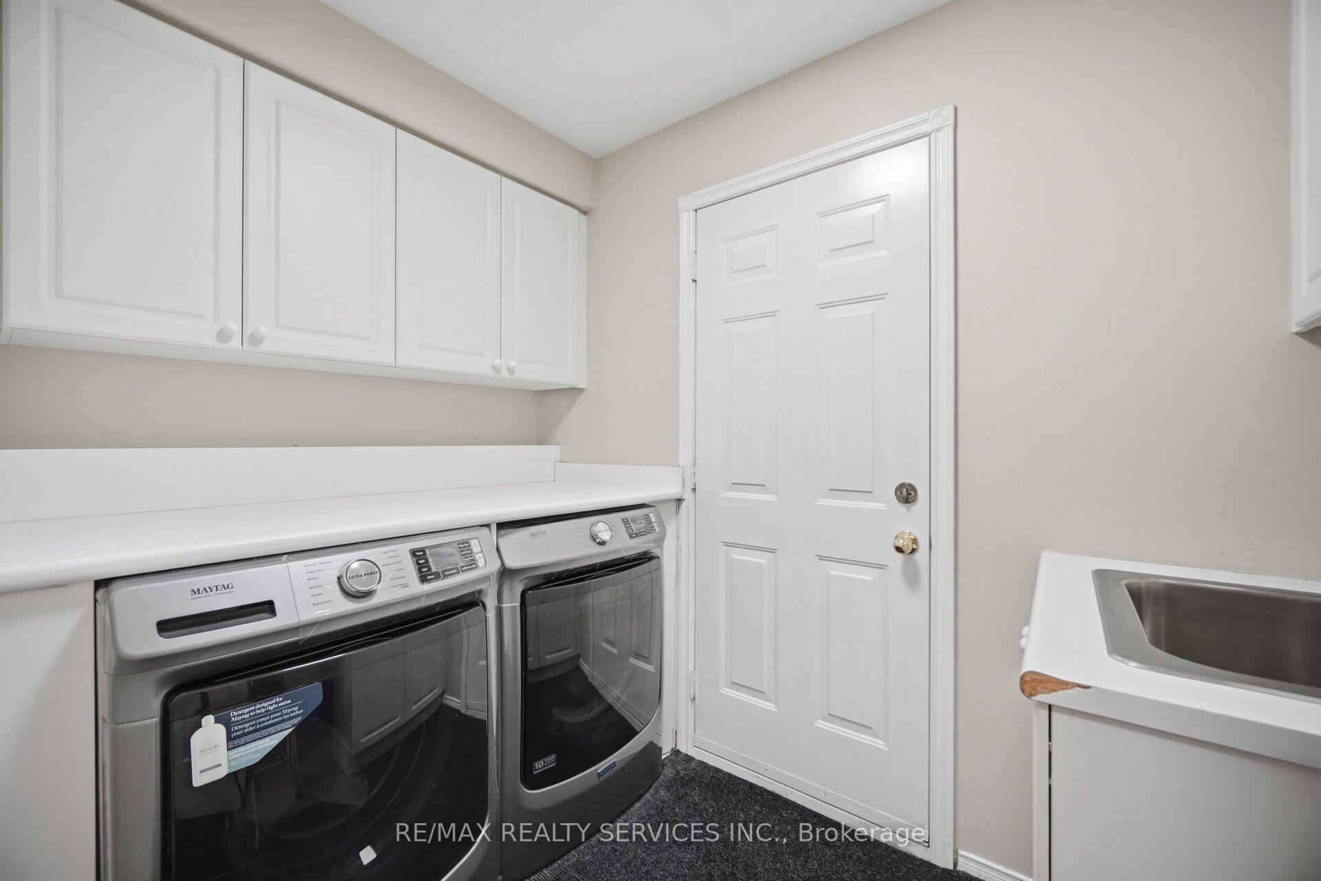 Photo 21 of 39 Legend Lane, Brampton, Fletcher's Creek Village — HOMEH