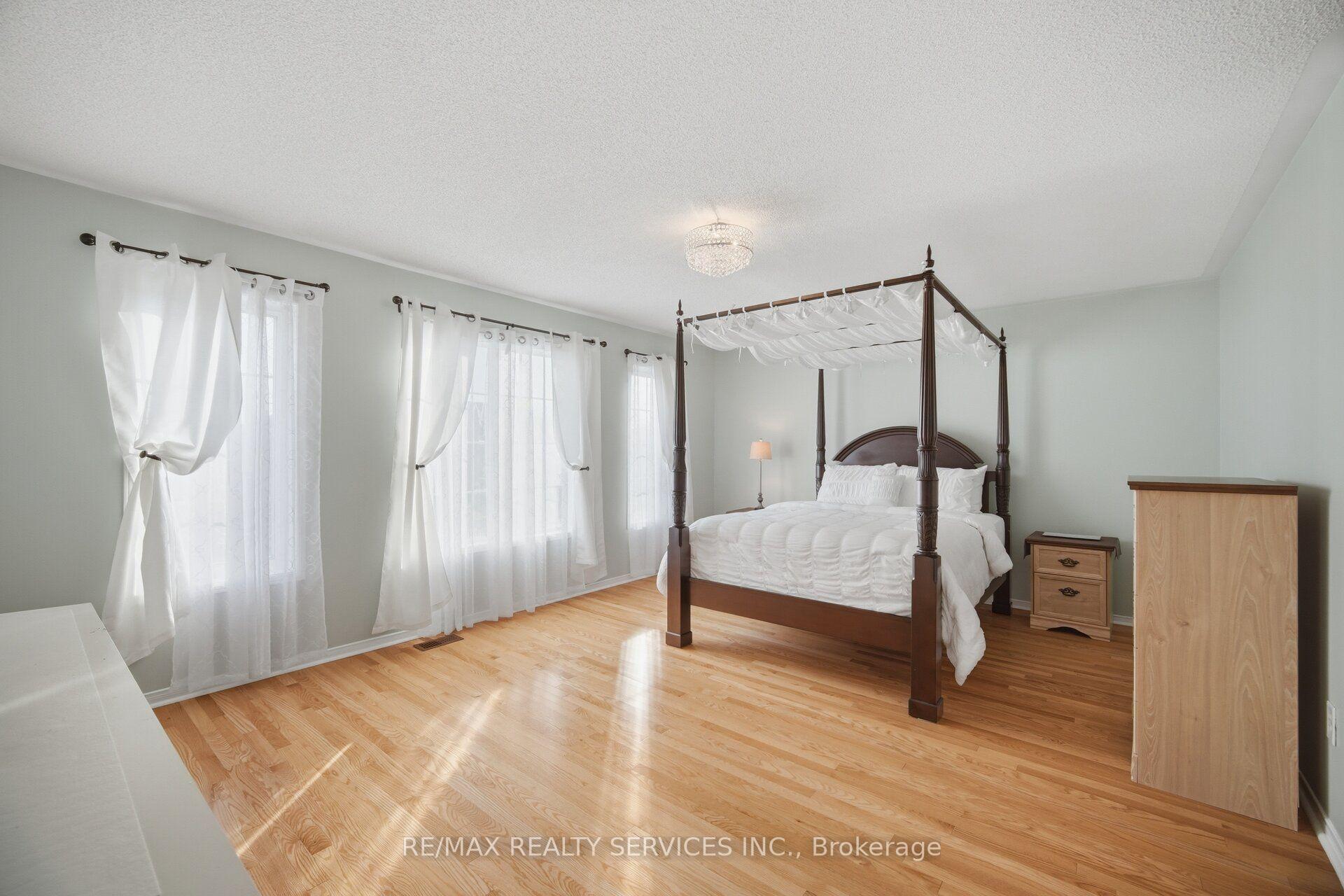 Photo 26 of 39 Legend Lane, Brampton, Fletcher's Creek Village — HOMEH