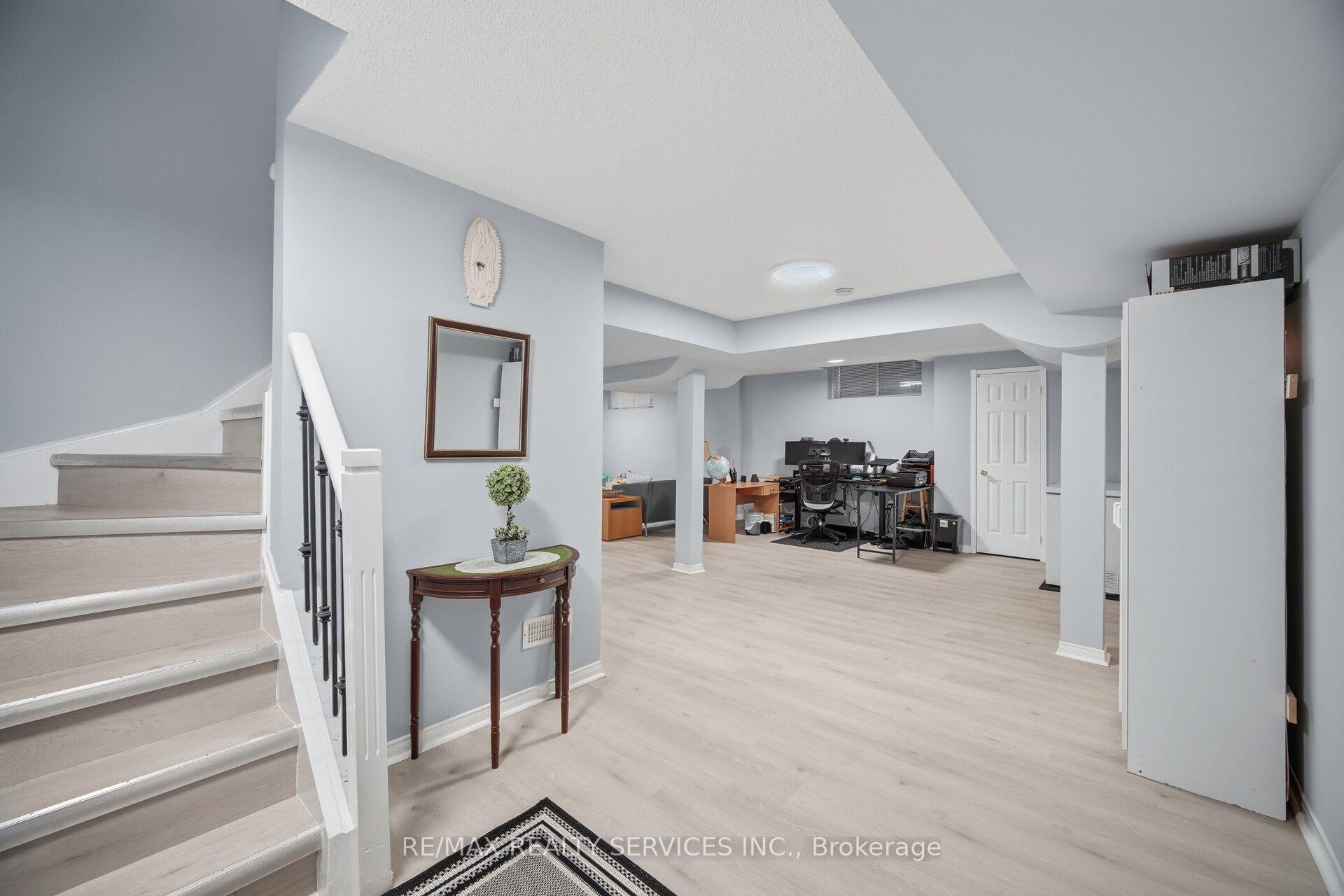 Photo 36 of 39 Legend Lane, Brampton, Fletcher's Creek Village — HOMEH