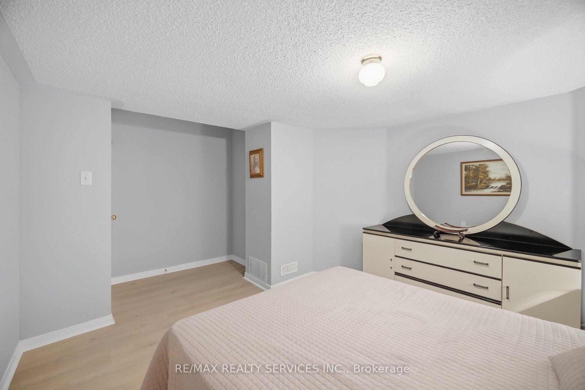Photo 45 of 39 Legend Lane, Brampton, Fletcher's Creek Village — HOMEH