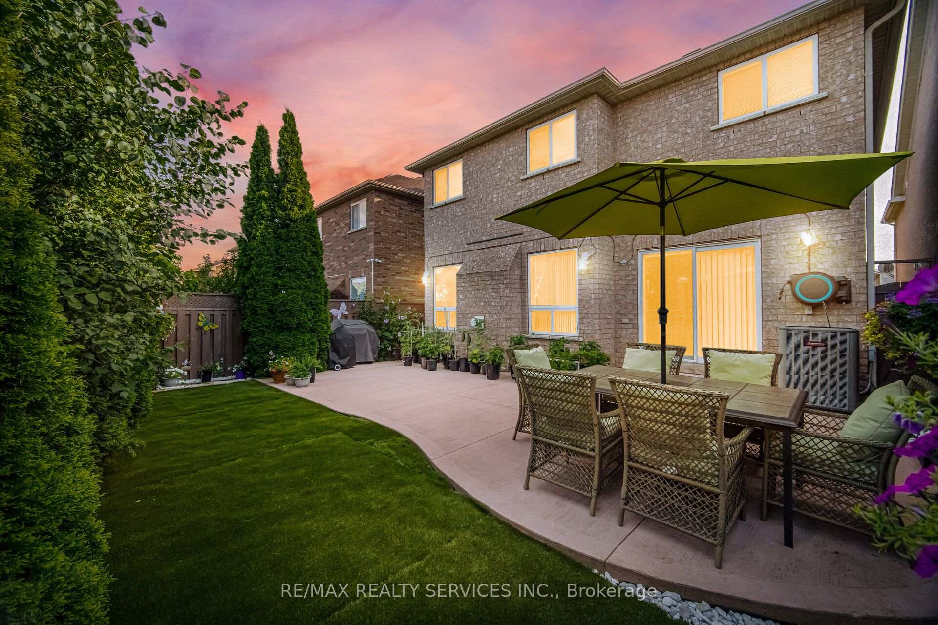 Photo 49 of 39 Legend Lane, Brampton, Fletcher's Creek Village — HOMEH