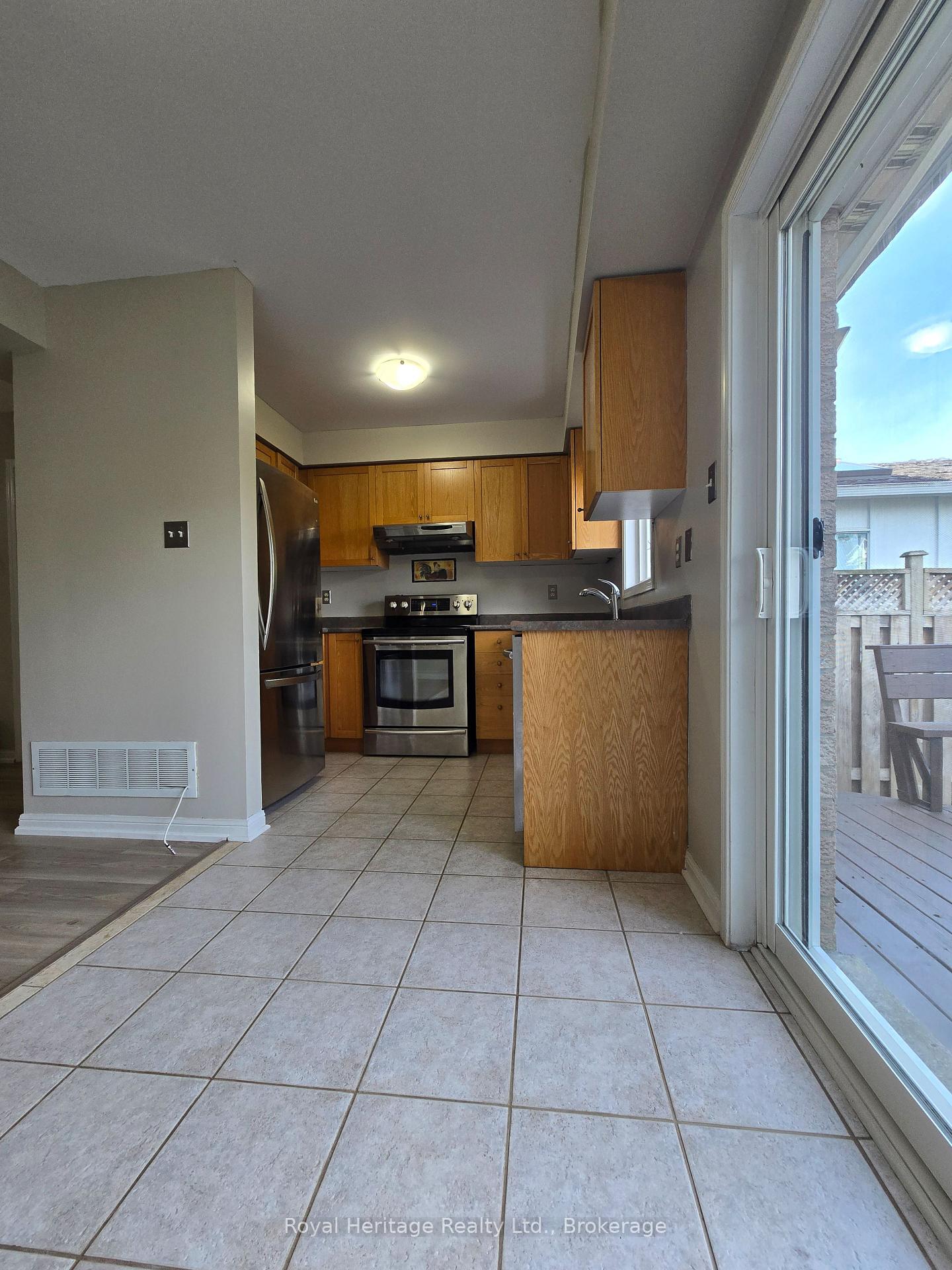 Photo 7 of 67 Toscana Drive, Whitby, Taunton North — HOMEH