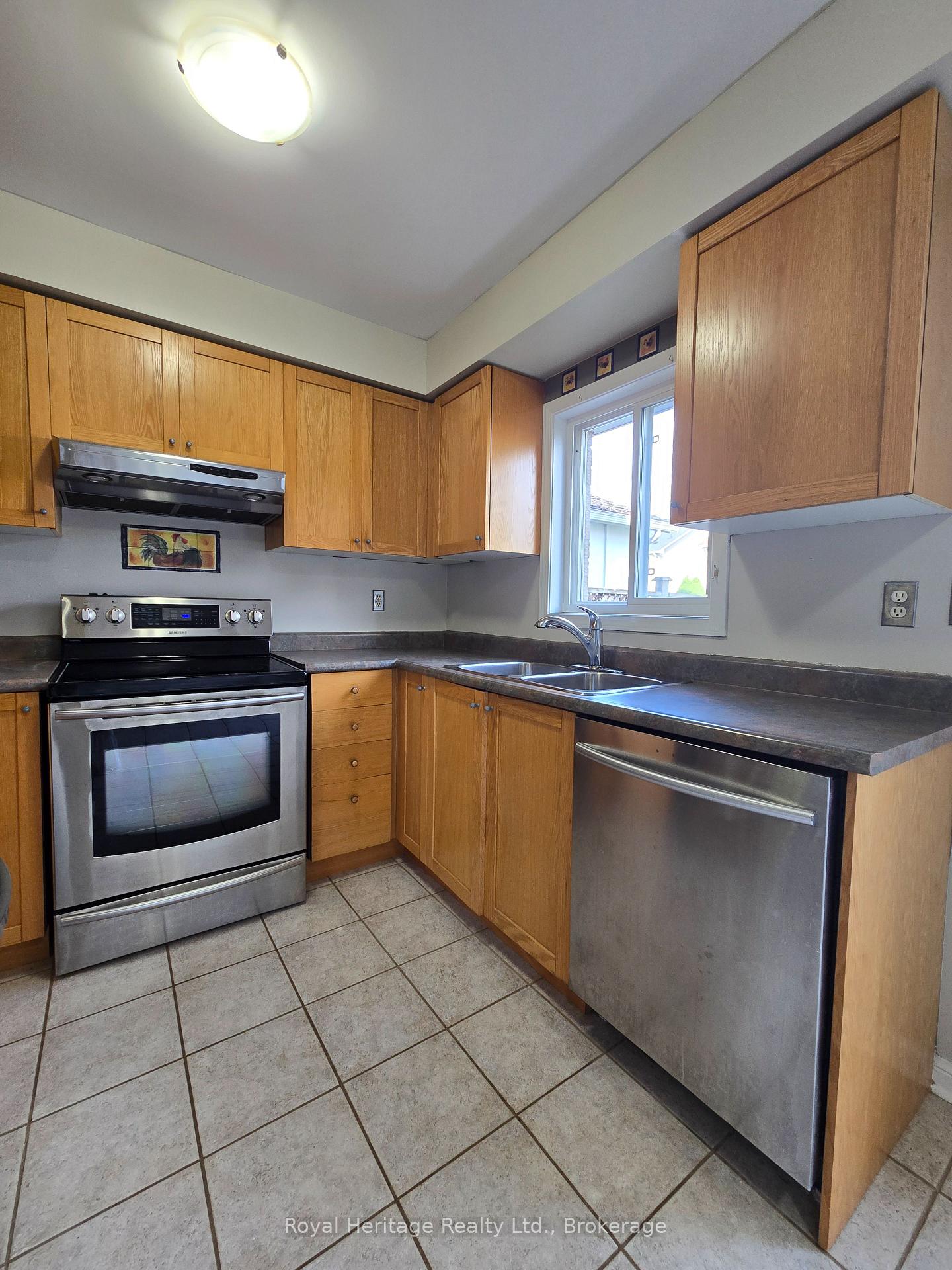 Photo 8 of 67 Toscana Drive, Whitby, Taunton North — HOMEH
