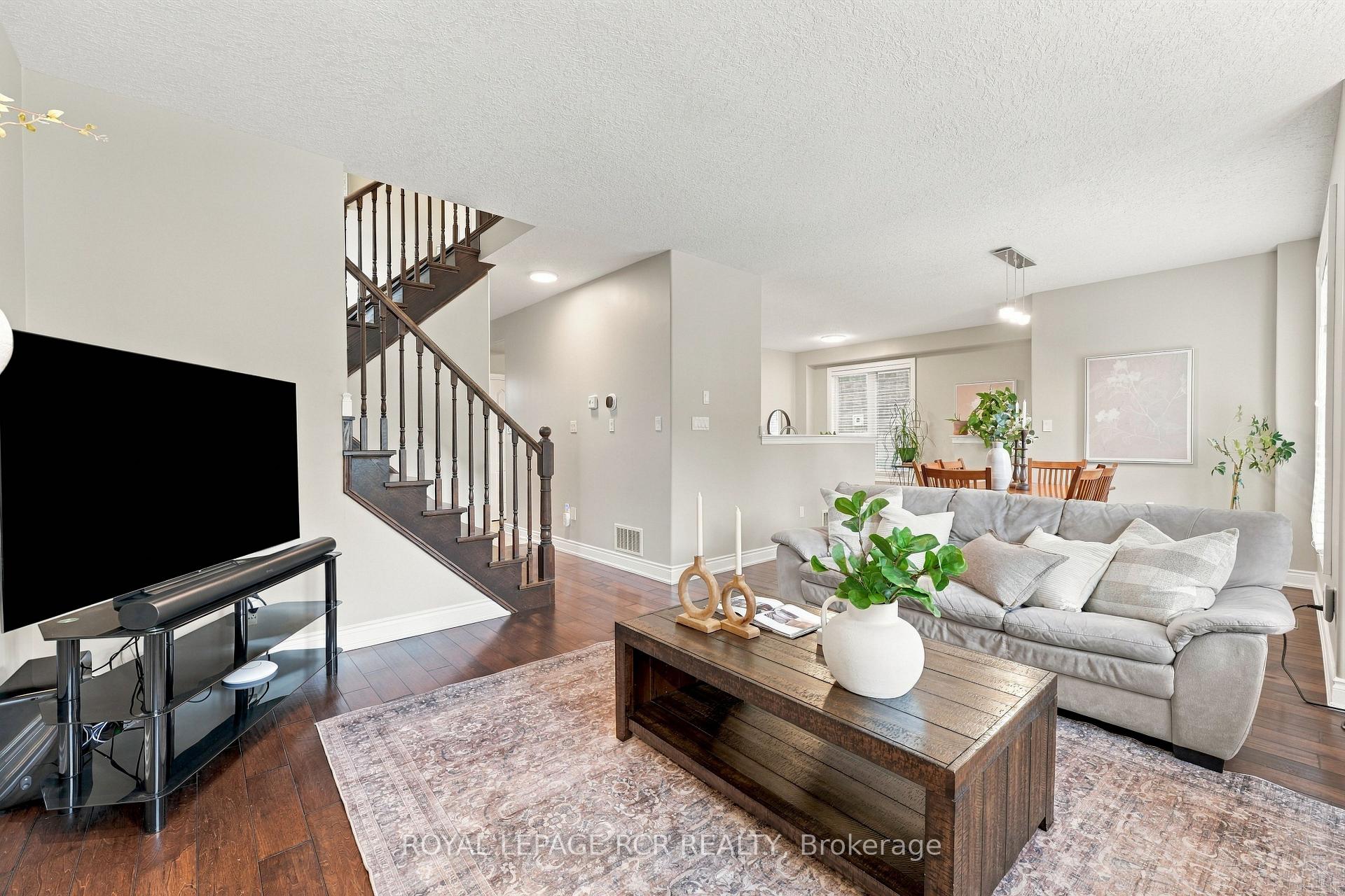 Photo 15 of 825 Booth Avenue, Innisfil, Alcona — HOMEH