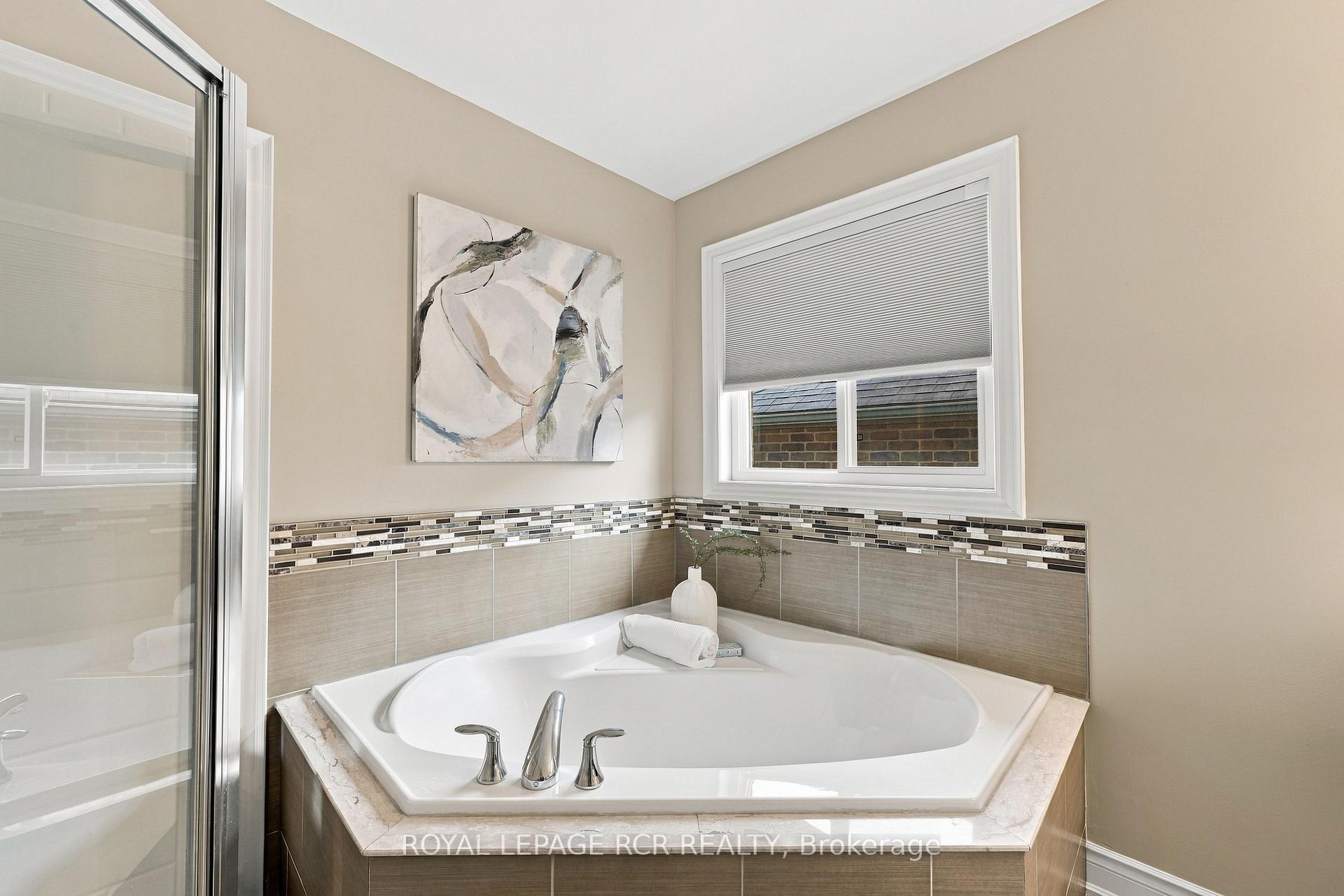 Photo 19 of 825 Booth Avenue, Innisfil, Alcona — HOMEH
