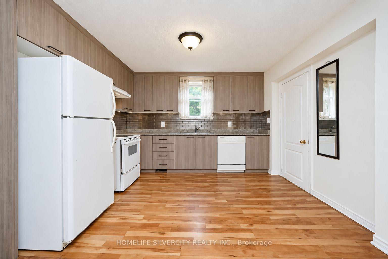 Photo 9 of 30 Woodward Avenue, Brampton, Brampton North — HOMEH