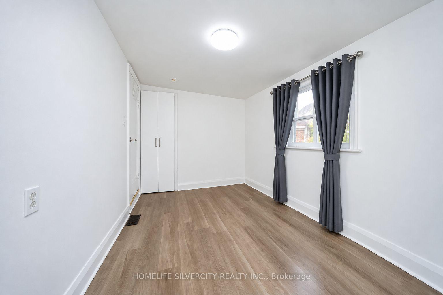 Photo 11 of 30 Woodward Avenue, Brampton, Brampton North — HOMEH