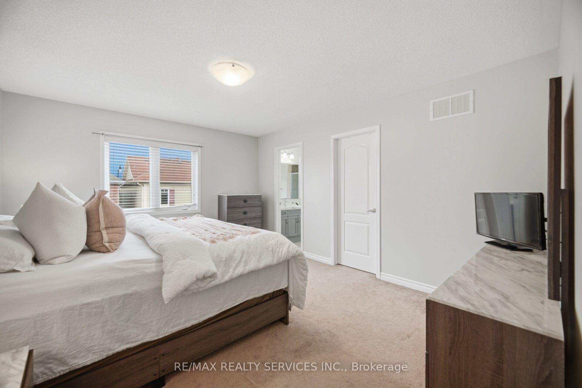 Photo 23 of 3 Fenchurch Drive, Brampton, Northwest Brampton — HOMEH