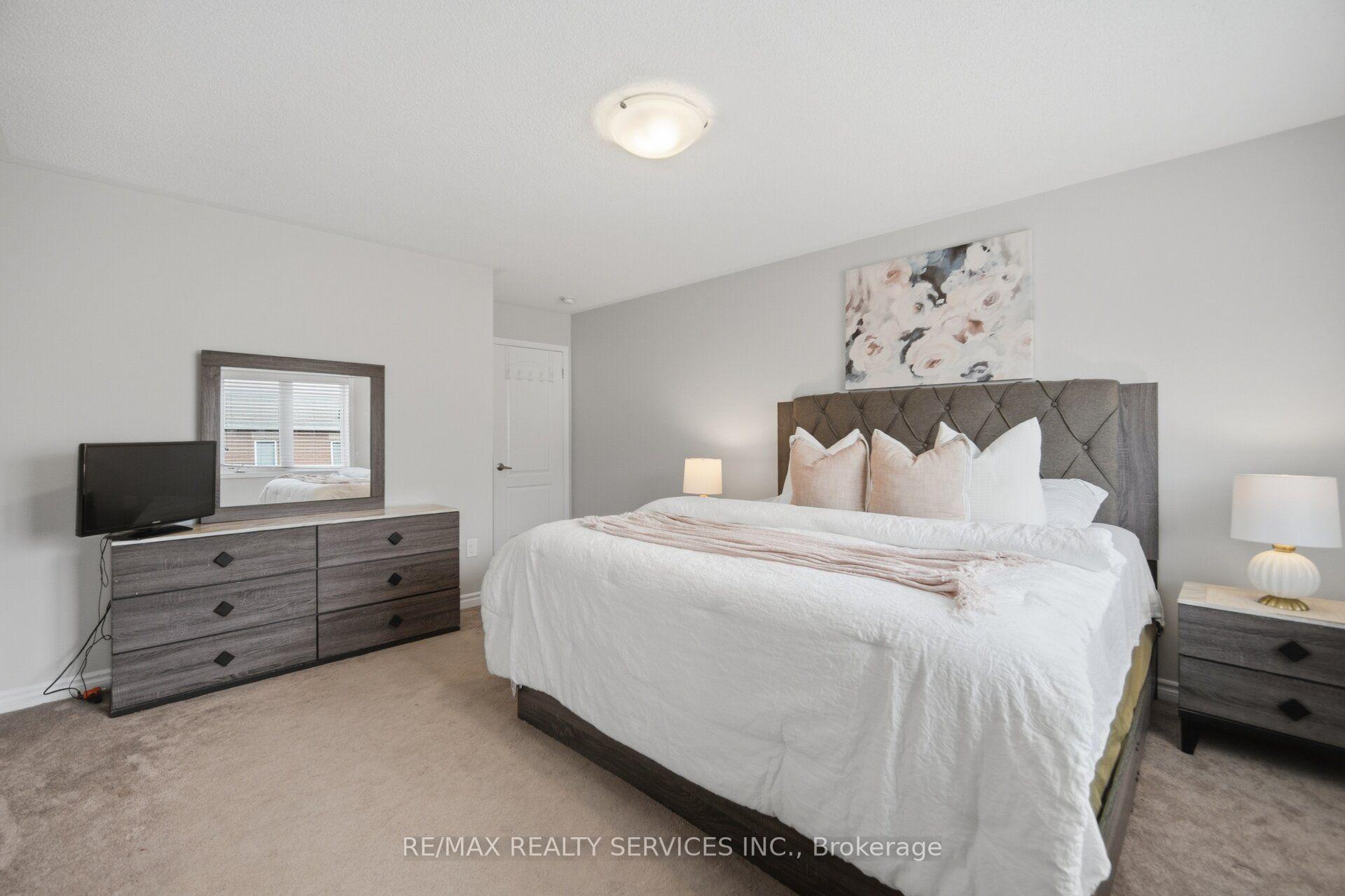 Photo 25 of 3 Fenchurch Drive, Brampton, Northwest Brampton — HOMEH