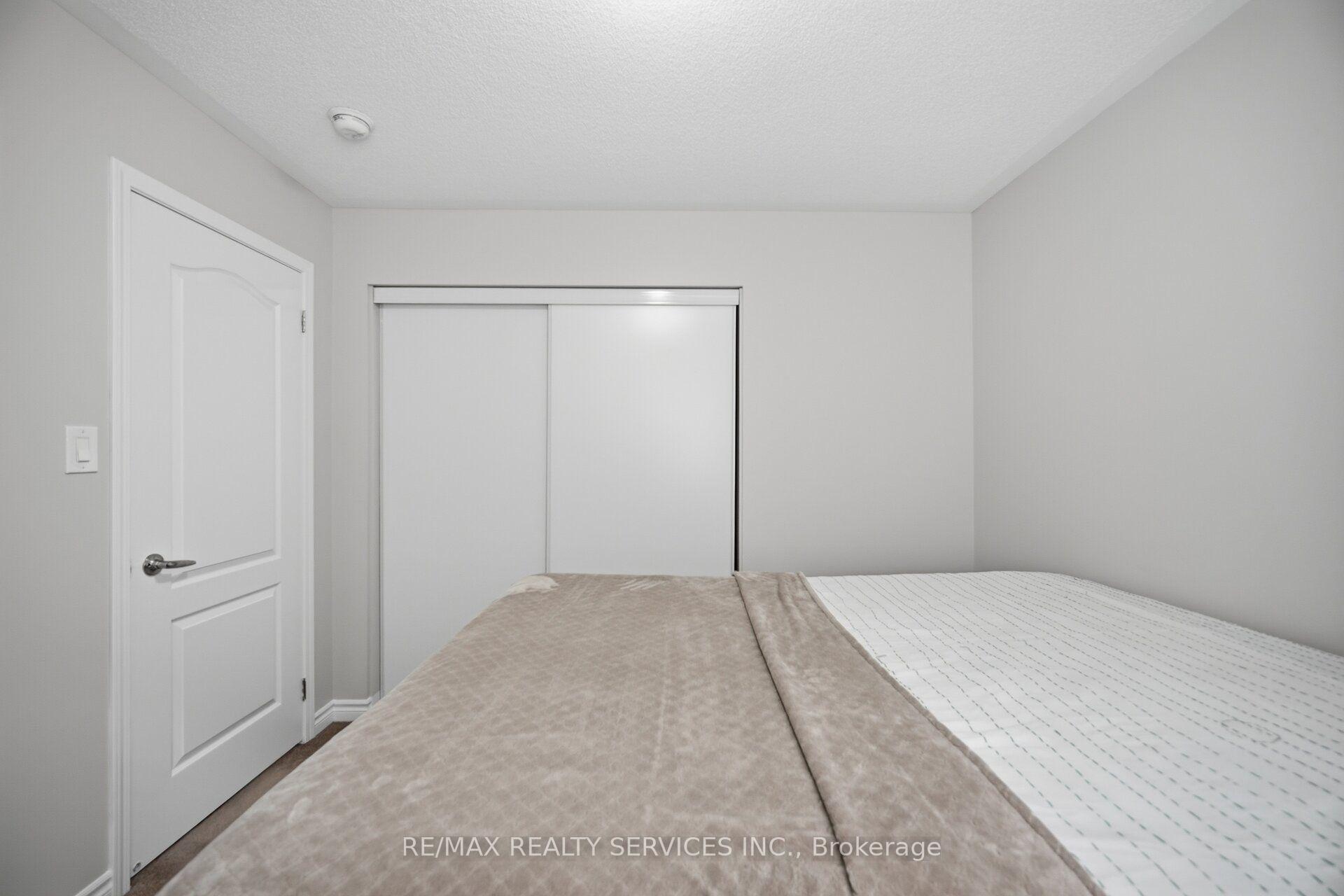 Photo 33 of 3 Fenchurch Drive, Brampton, Northwest Brampton — HOMEH