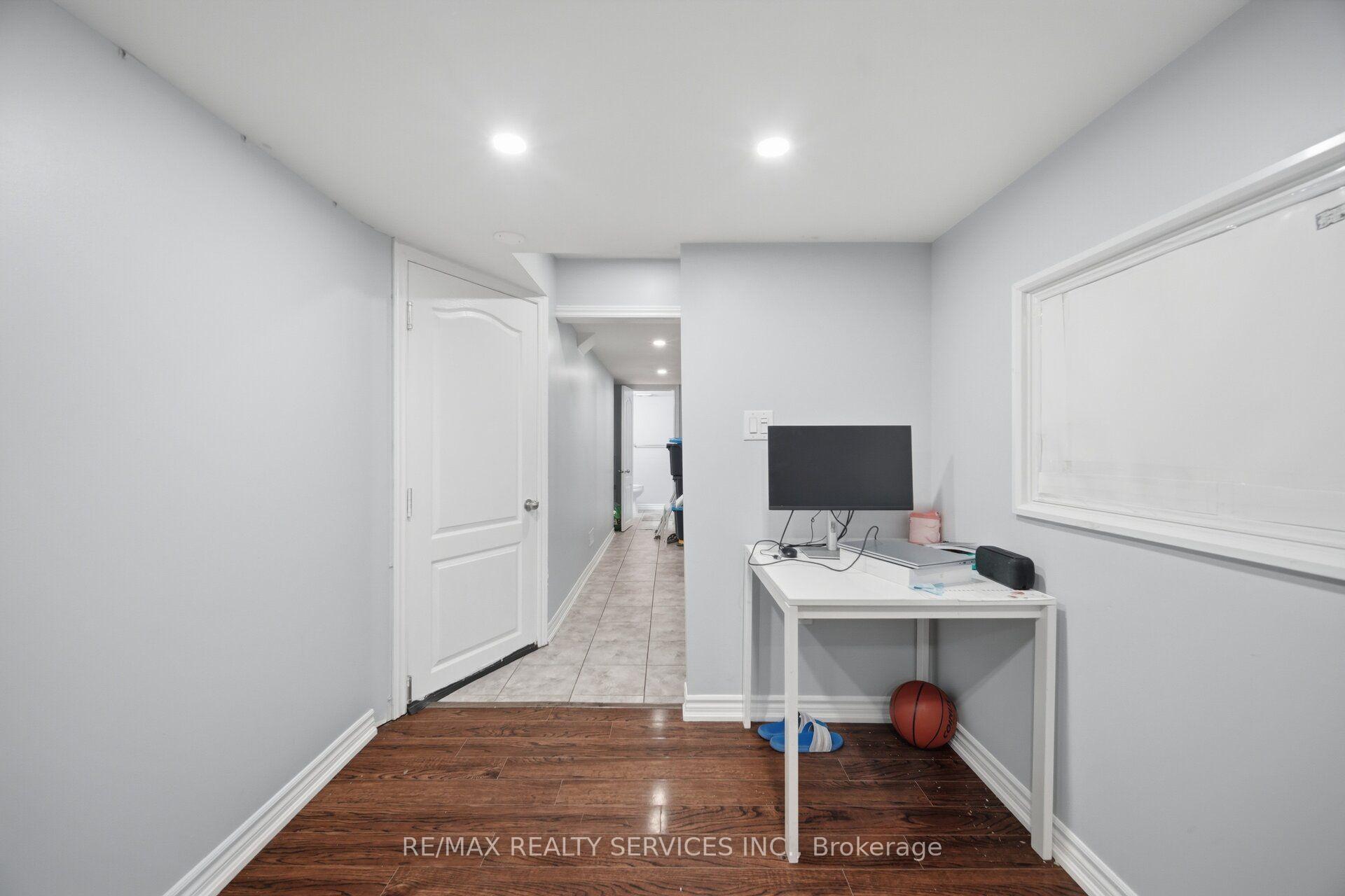 Photo 38 of 3 Fenchurch Drive, Brampton, Northwest Brampton — HOMEH