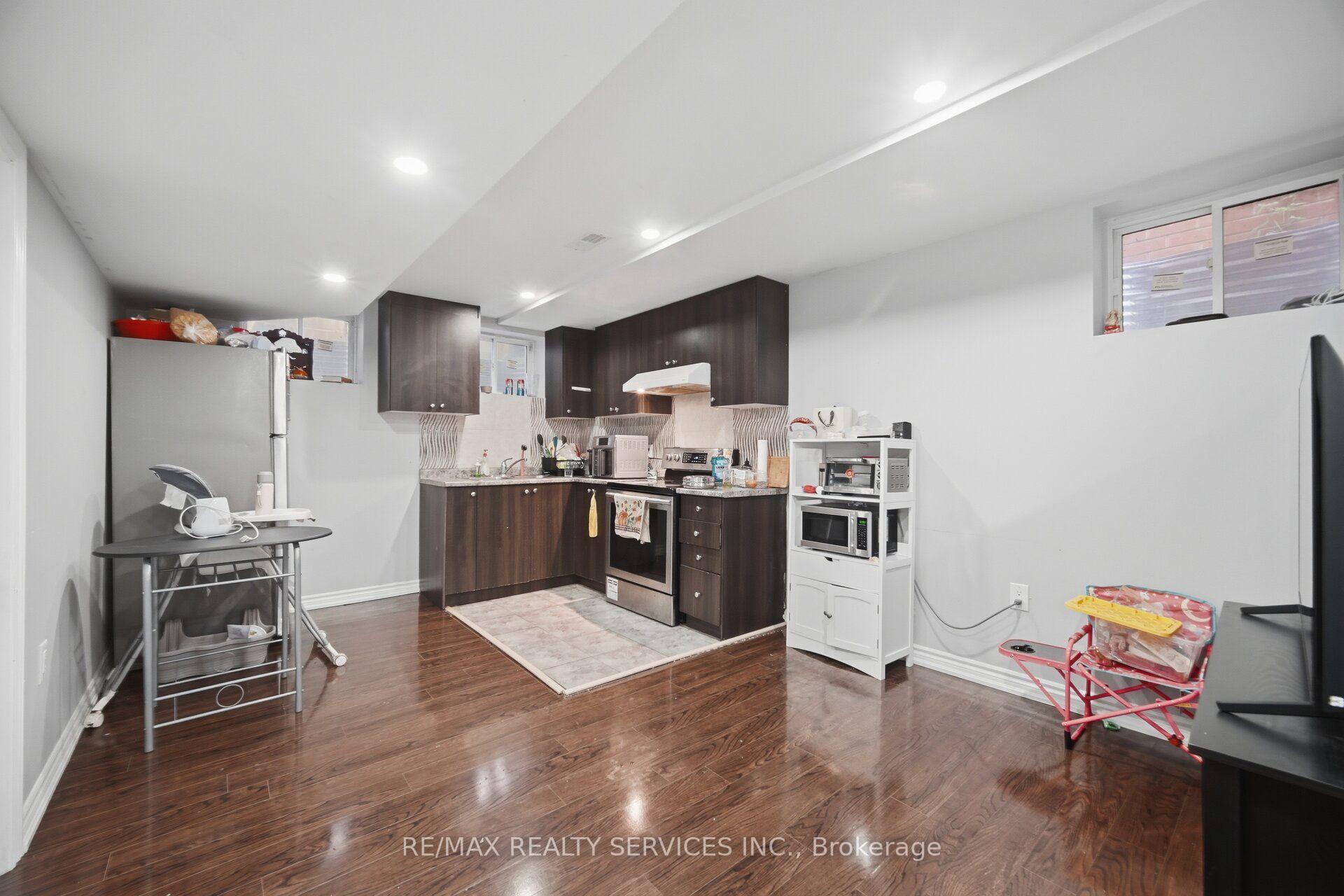 Photo 39 of 3 Fenchurch Drive, Brampton, Northwest Brampton — HOMEH