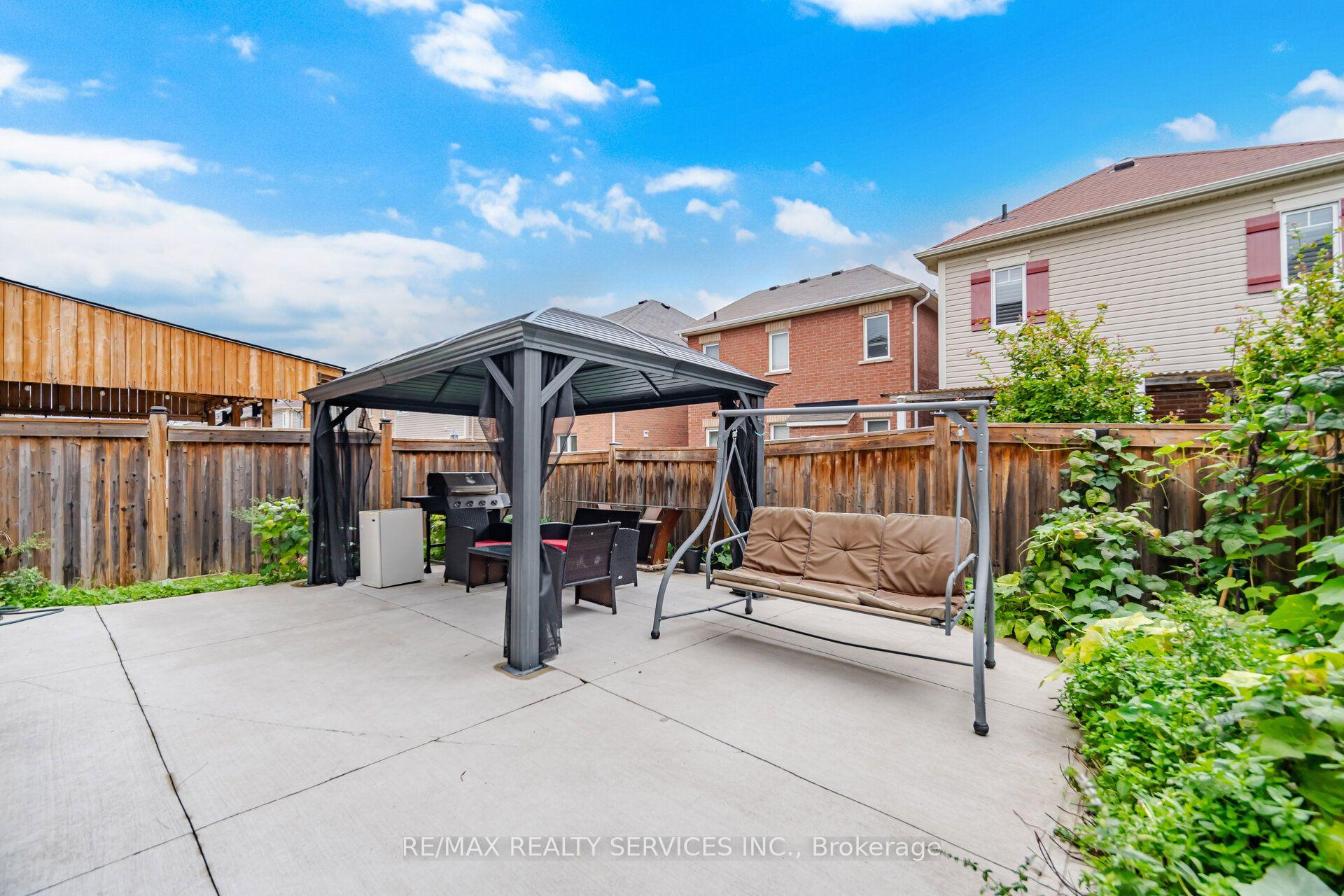 Photo 45 of 3 Fenchurch Drive, Brampton, Northwest Brampton — HOMEH