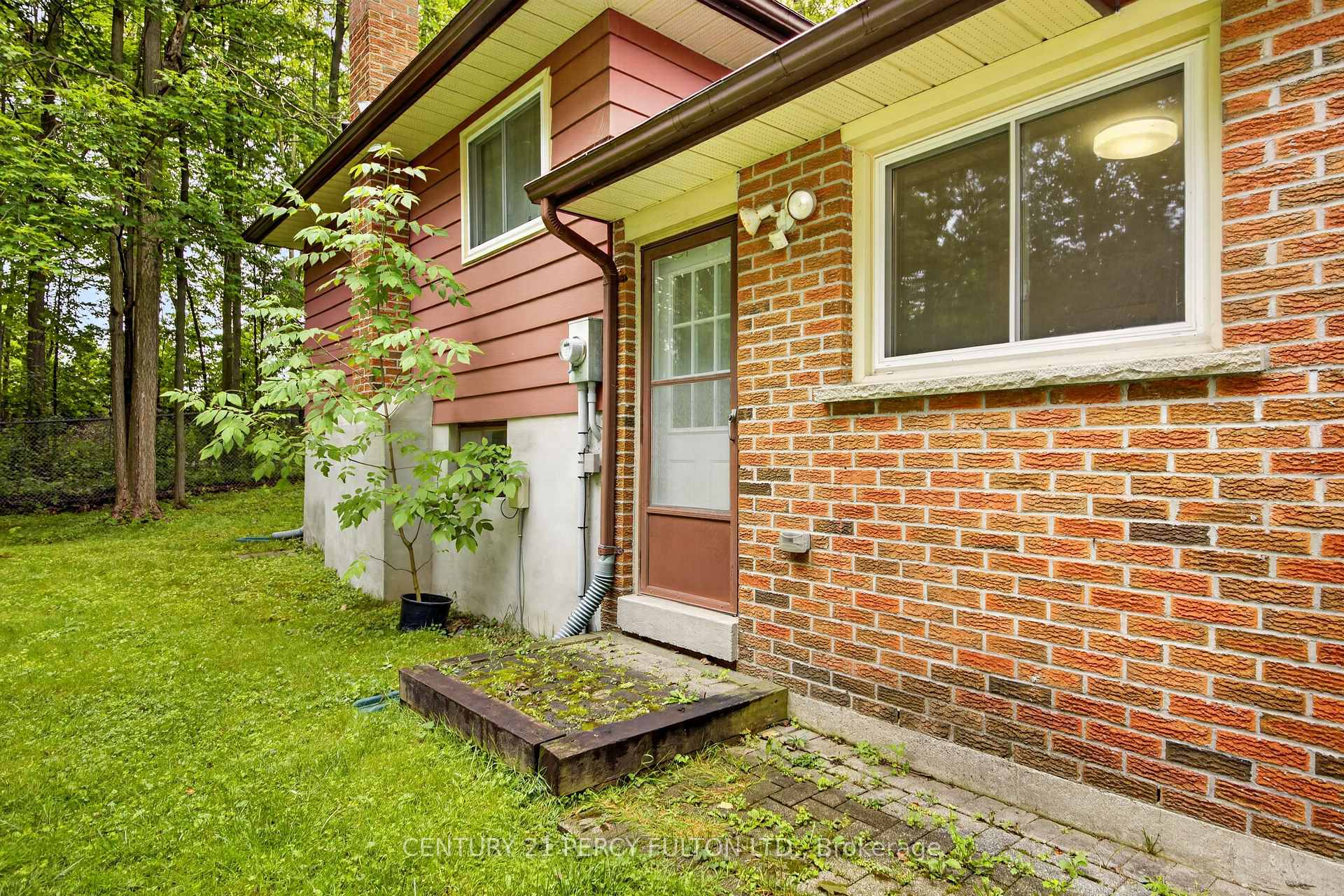 Photo 4 of 11 Aldergrove Circle, Barrie, Cundles East — HOMEH