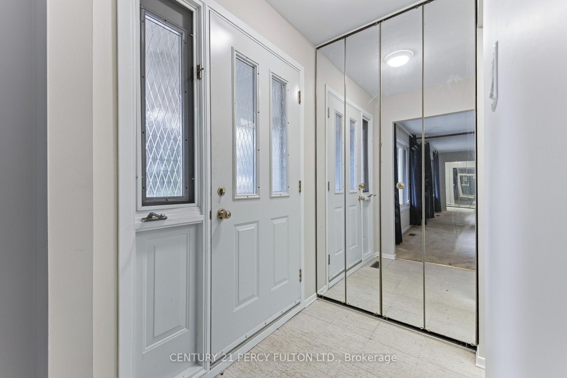 Photo 5 of 11 Aldergrove Circle, Barrie, Cundles East — HOMEH