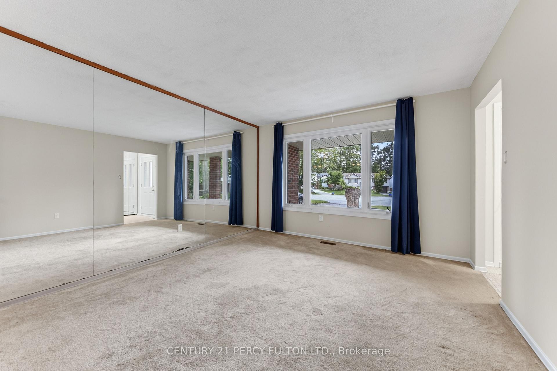 Photo 9 of 11 Aldergrove Circle, Barrie, Cundles East — HOMEH