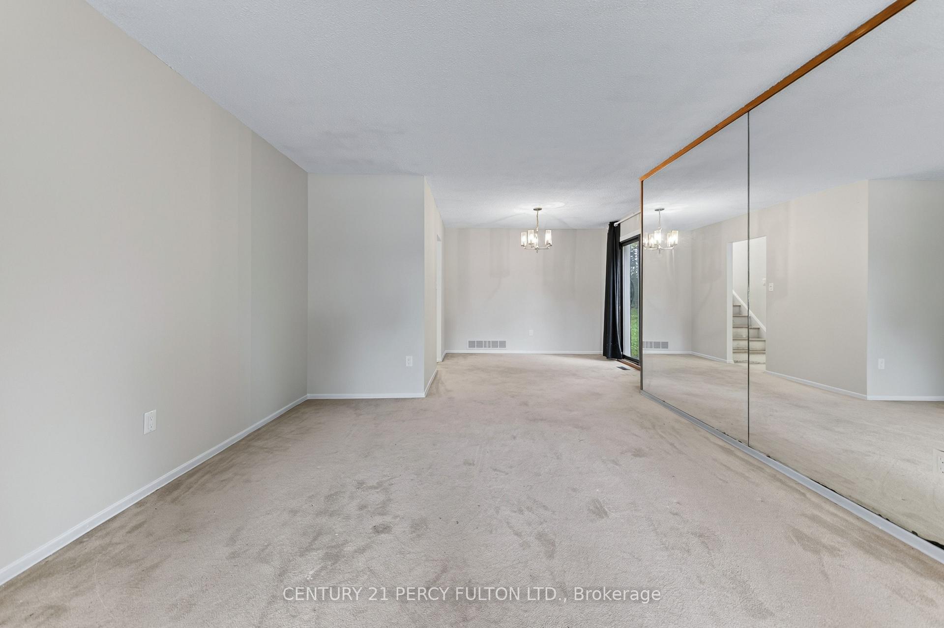 Photo 12 of 11 Aldergrove Circle, Barrie, Cundles East — HOMEH