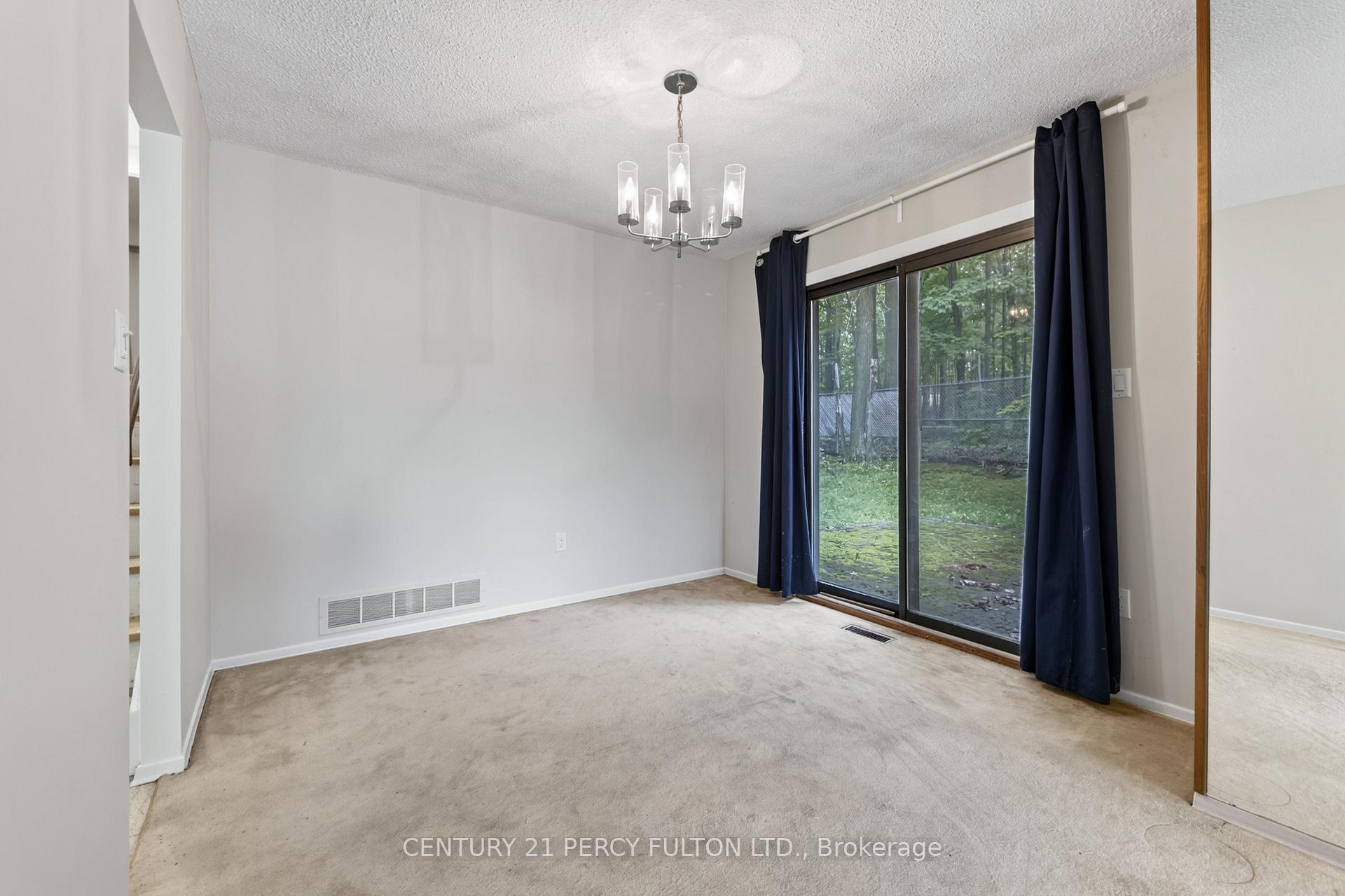 Photo 15 of 11 Aldergrove Circle, Barrie, Cundles East — HOMEH