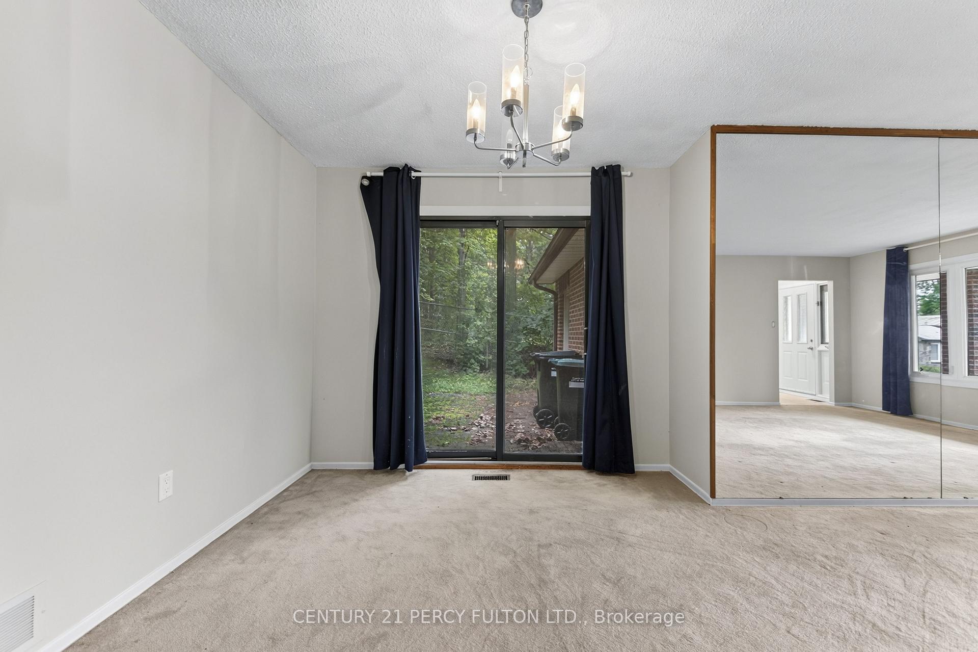 Photo 16 of 11 Aldergrove Circle, Barrie, Cundles East — HOMEH