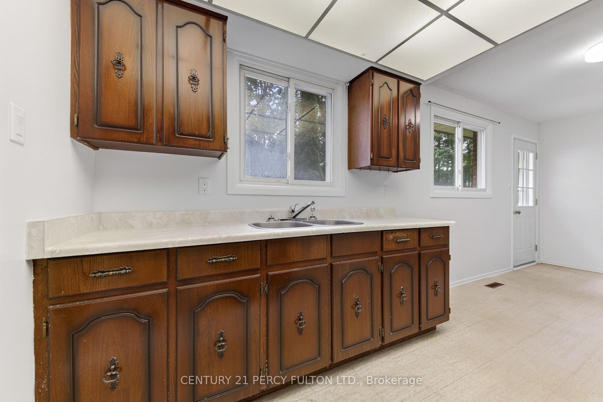 Photo 19 of 11 Aldergrove Circle, Barrie, Cundles East — HOMEH