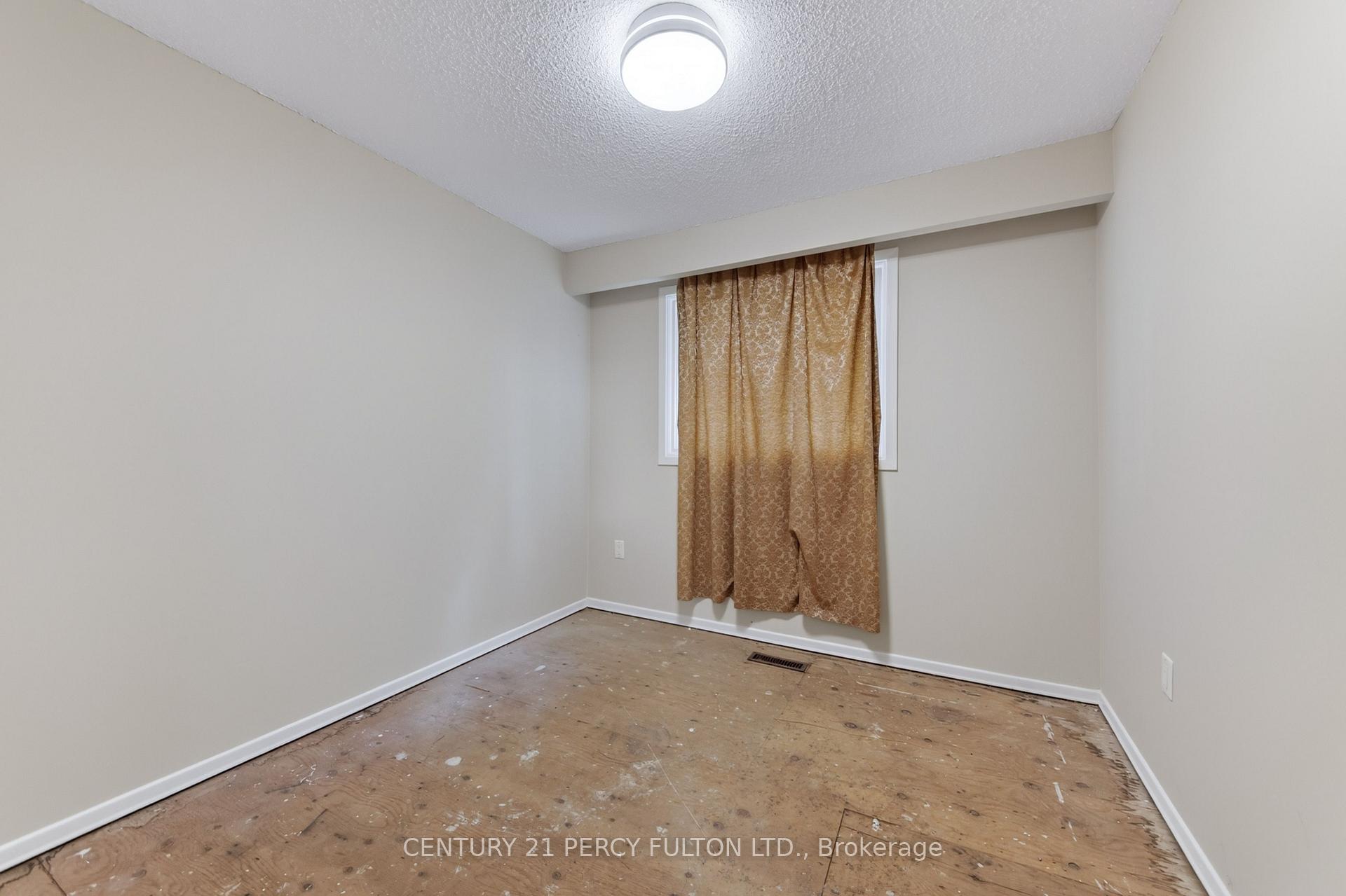Photo 35 of 11 Aldergrove Circle, Barrie, Cundles East — HOMEH