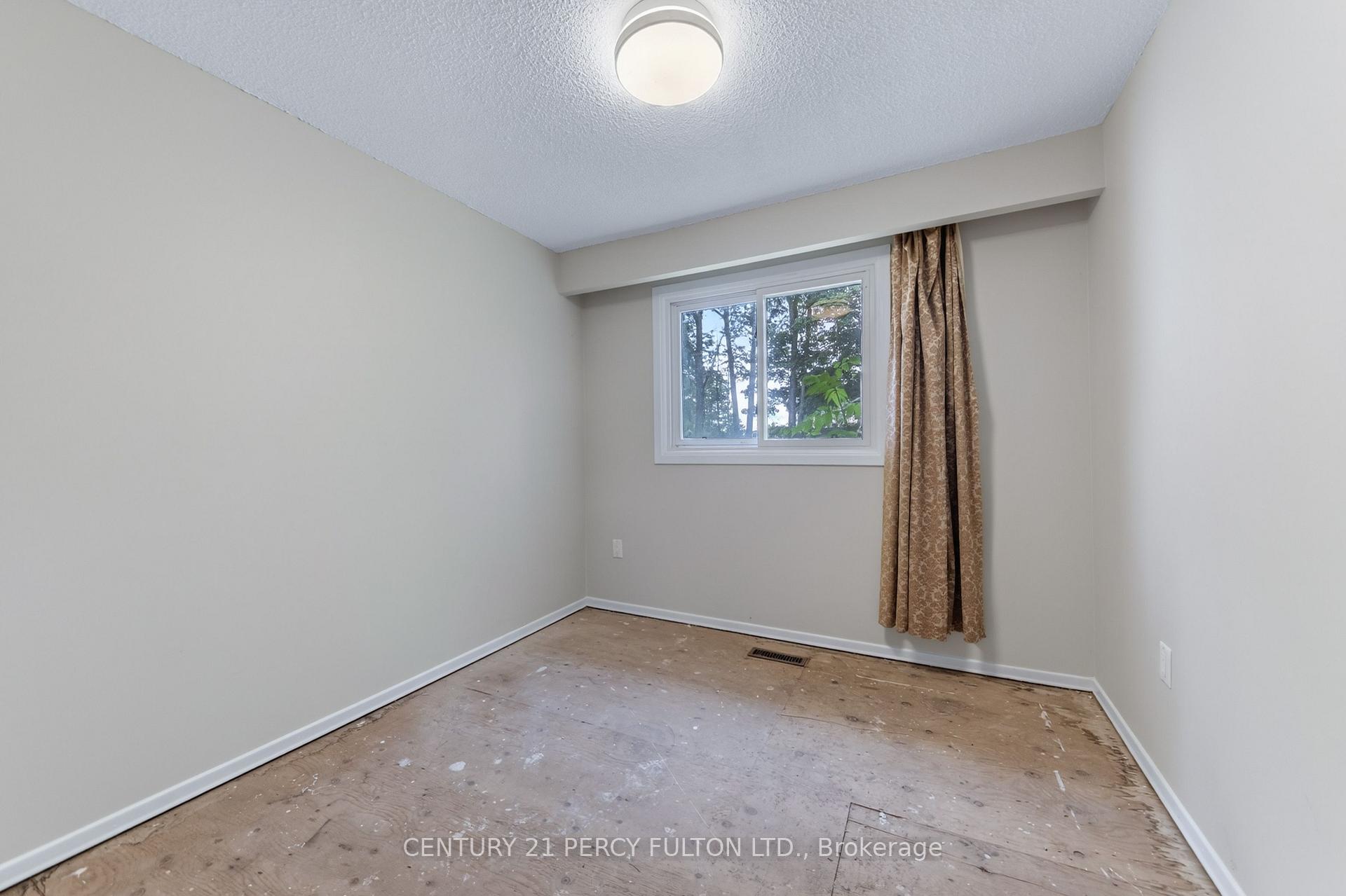 Photo 37 of 11 Aldergrove Circle, Barrie, Cundles East — HOMEH