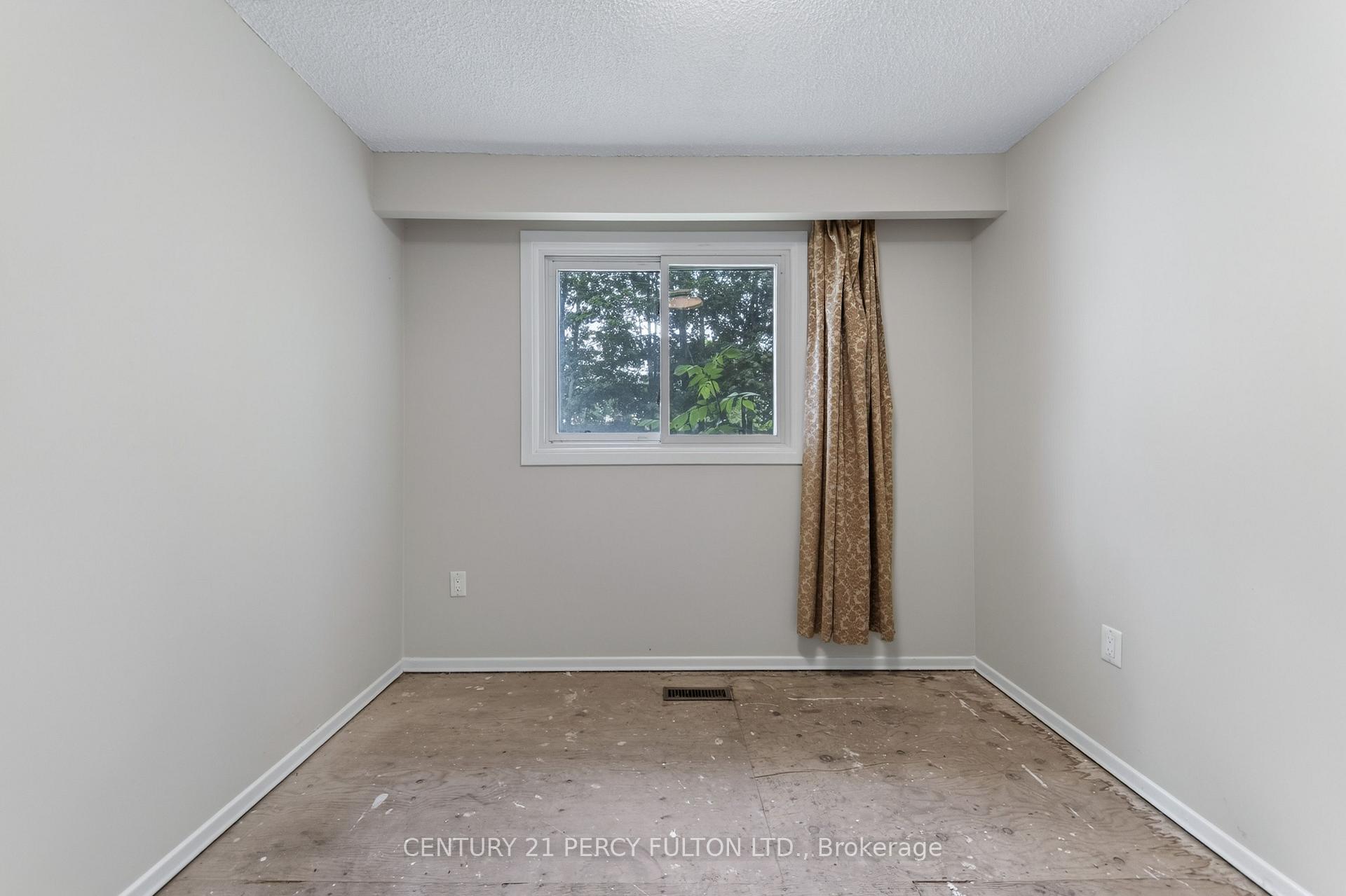 Photo 38 of 11 Aldergrove Circle, Barrie, Cundles East — HOMEH