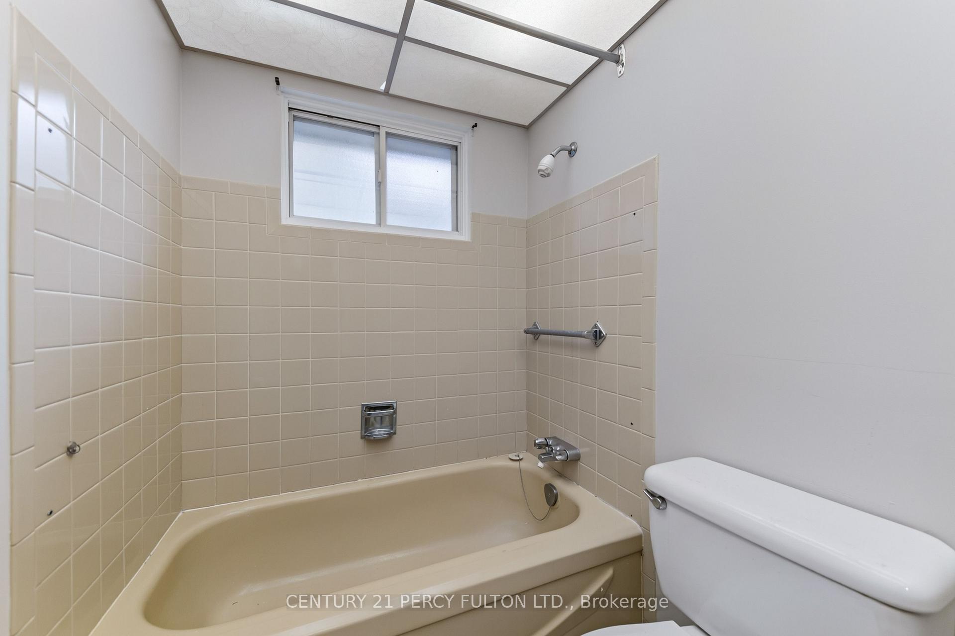Photo 41 of 11 Aldergrove Circle, Barrie, Cundles East — HOMEH