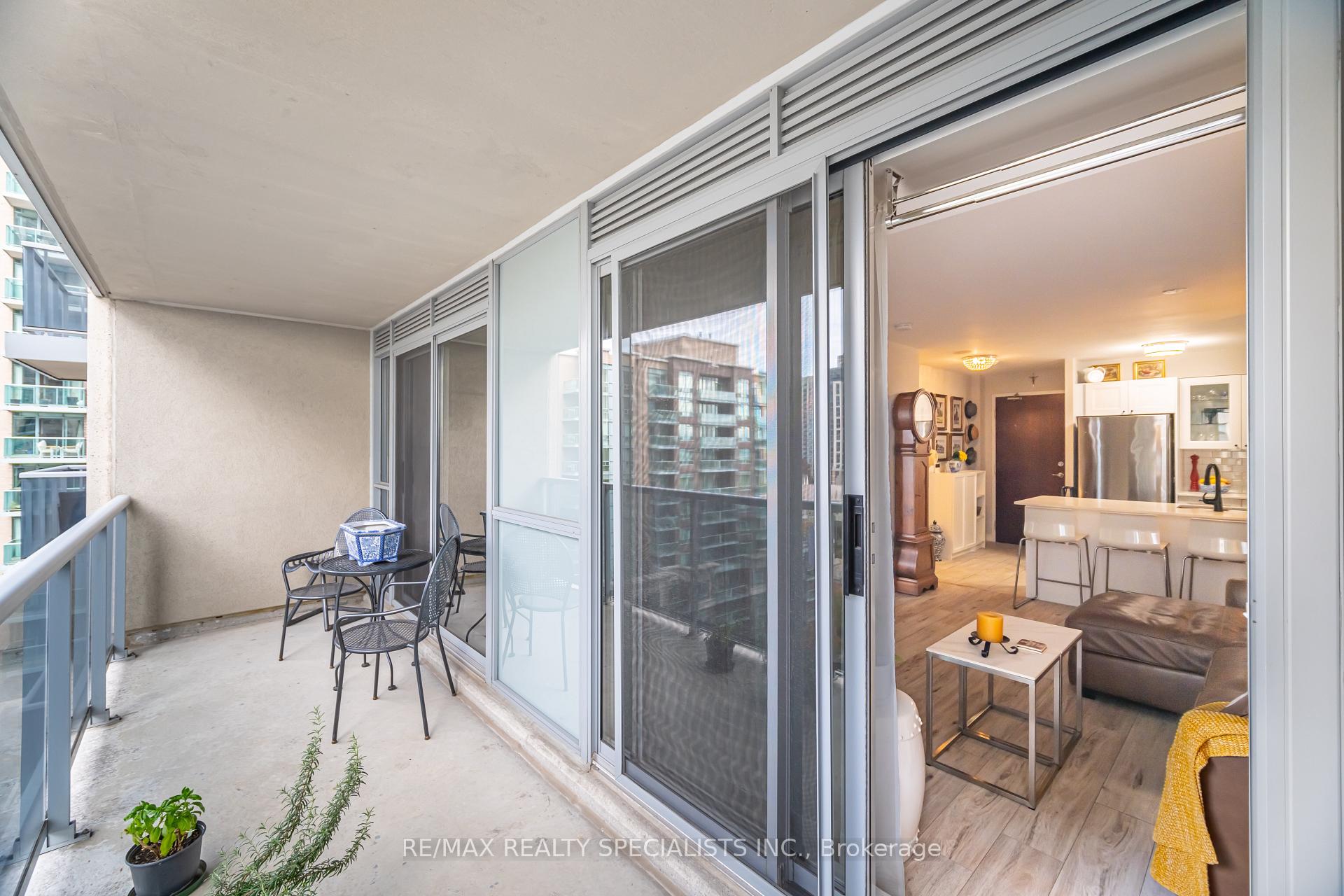 Photo 21 of Unit 1005, 5 Michael Power Place, Etobicoke, Islington-City Centre West — HOMEH