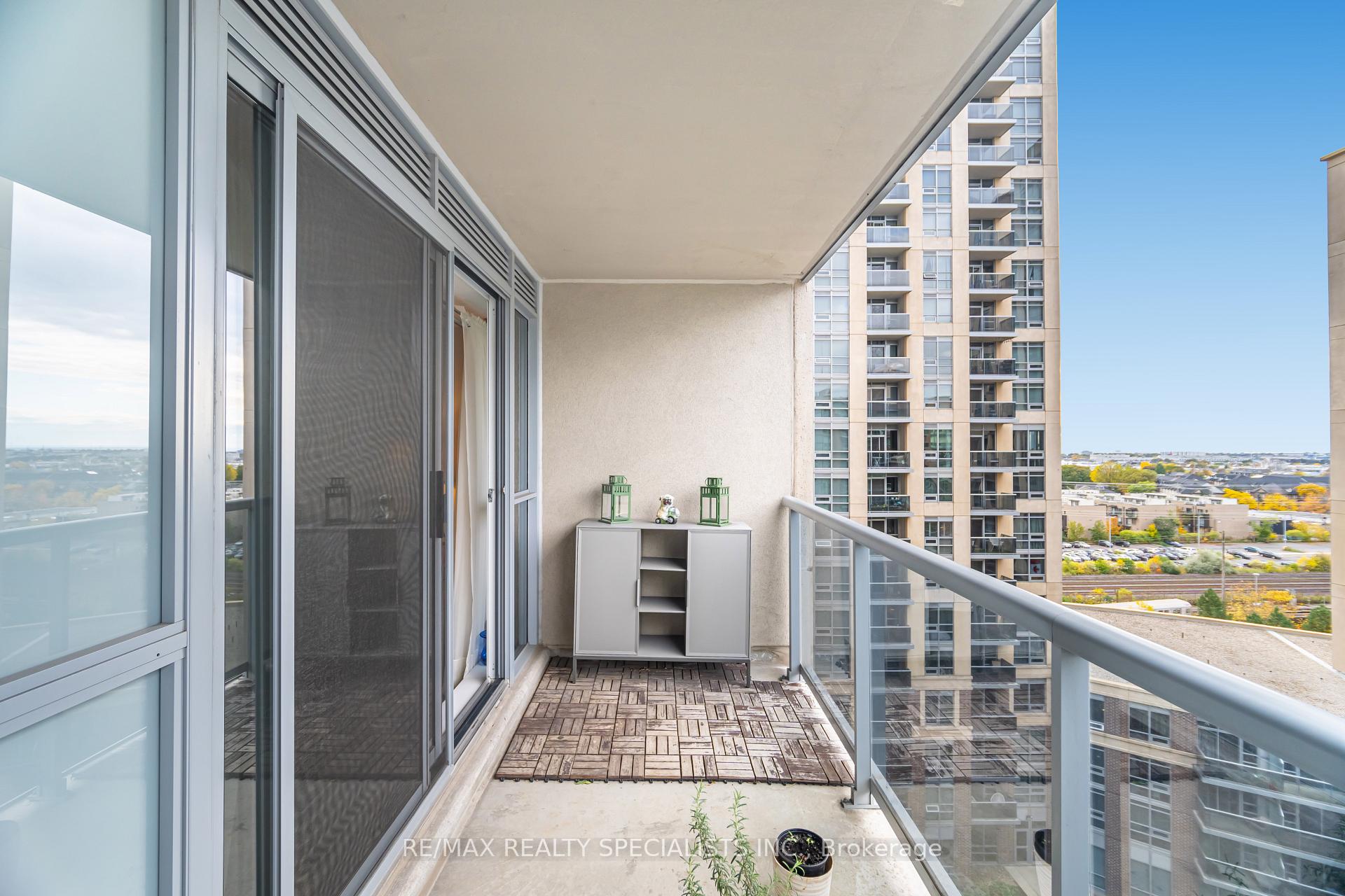 Photo 23 of Unit 1005, 5 Michael Power Place, Etobicoke, Islington-City Centre West — HOMEH
