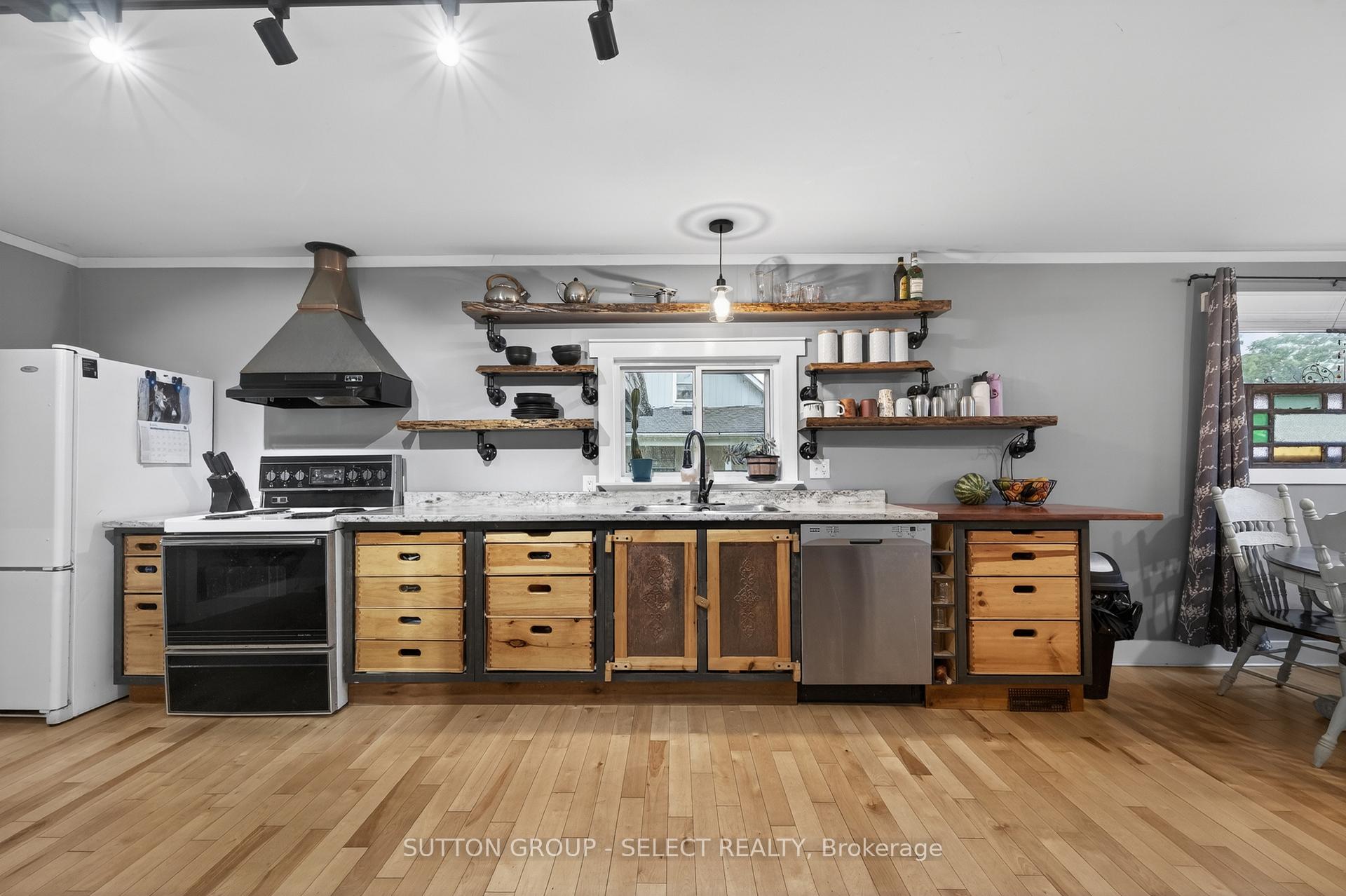 Photo 10 of 152 Elm Street, West Elgin, West Lorne — HOMEH