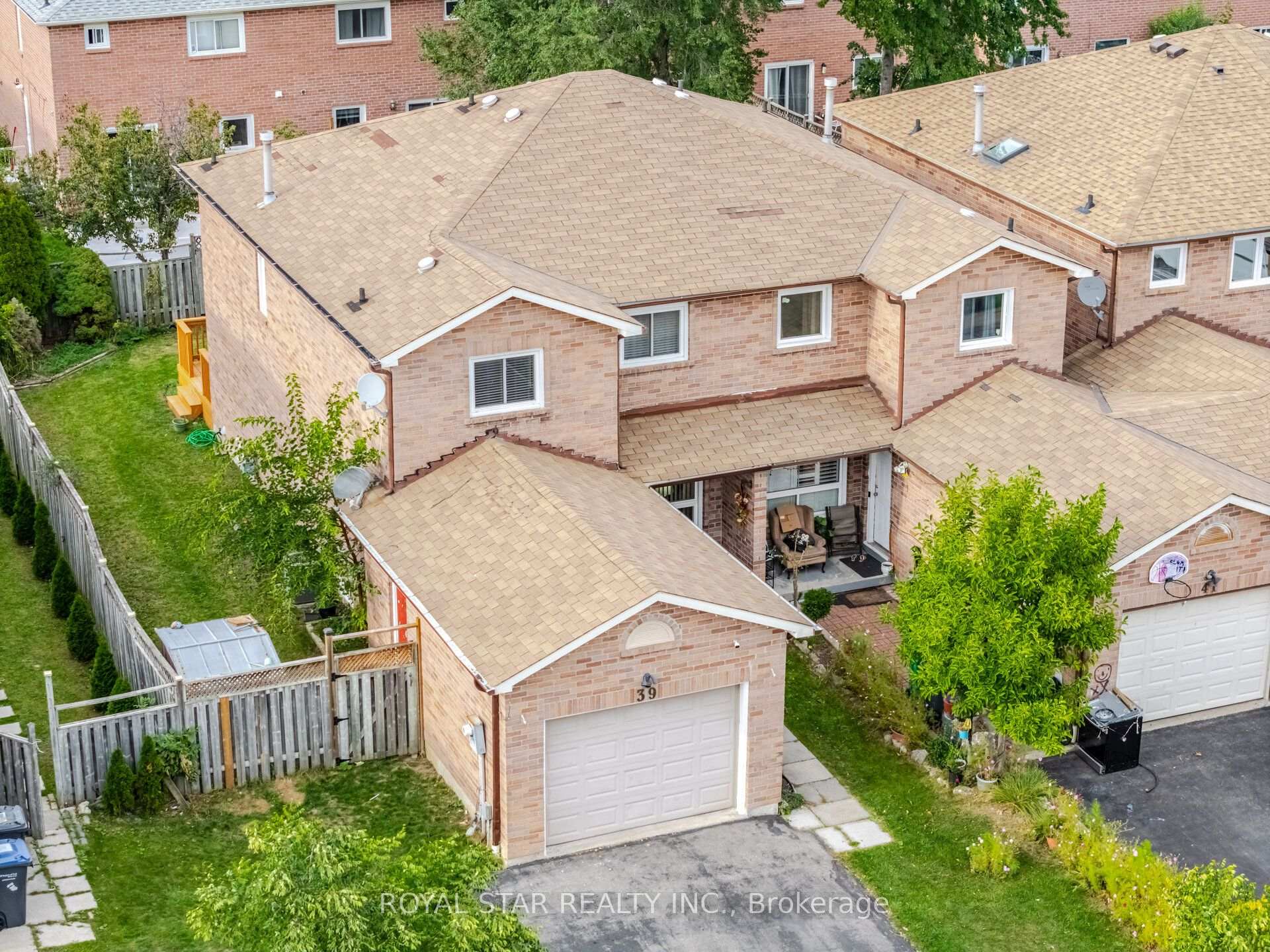 Photo 6 of 39 Ebby Avenue E, Brampton, Heart Lake West — HOMEH