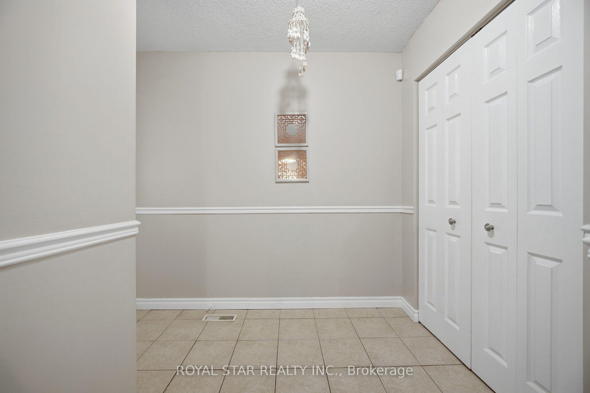 Photo 8 of 39 Ebby Avenue E, Brampton, Heart Lake West — HOMEH
