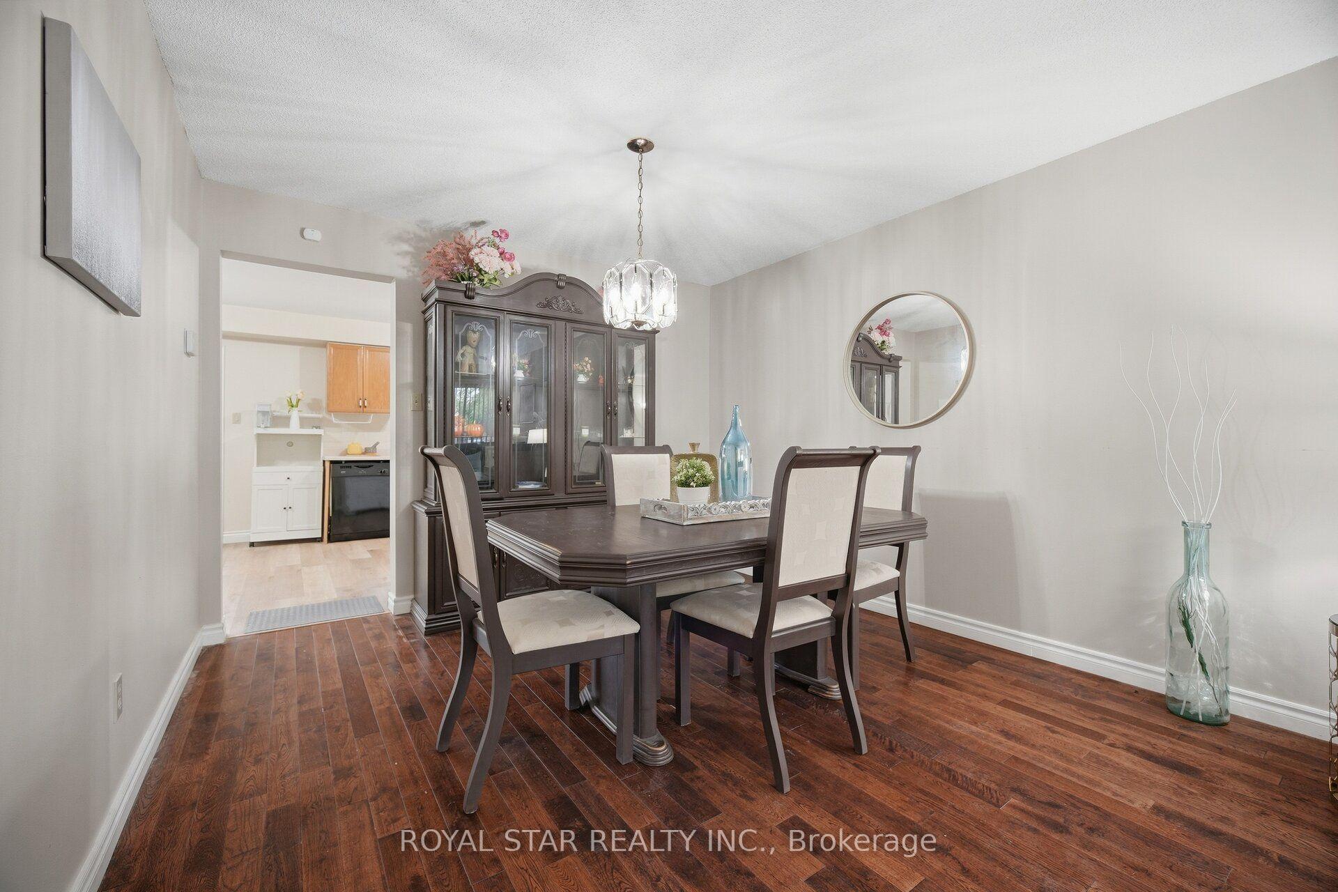 Photo 12 of 39 Ebby Avenue E, Brampton, Heart Lake West — HOMEH